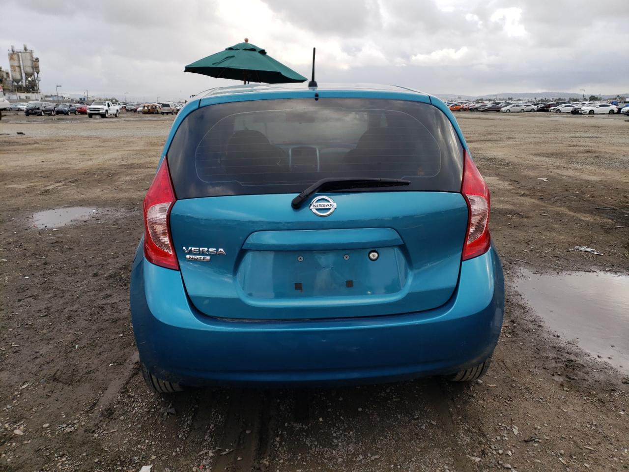 Photo 5 VIN: 3N1CE2CP2FL435796 - NISSAN VERSA 