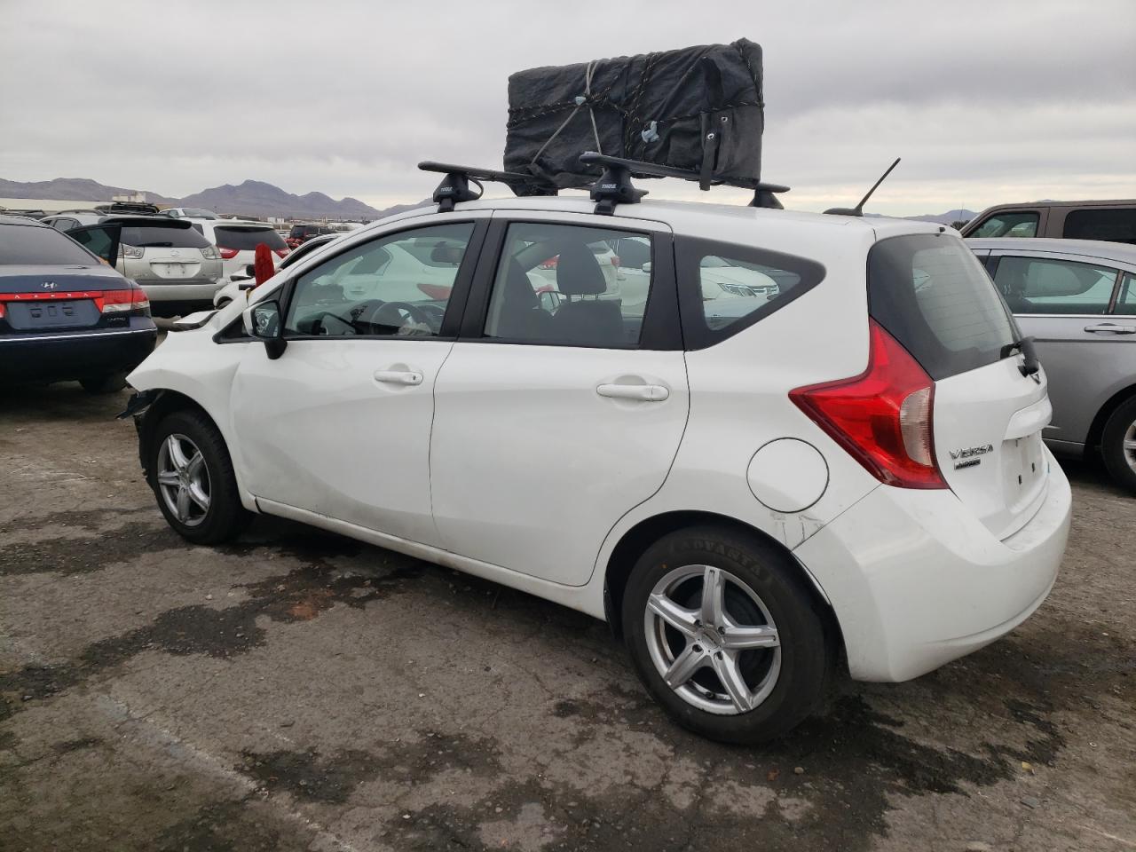 Photo 1 VIN: 3N1CE2CP2GL379893 - NISSAN VERSA 