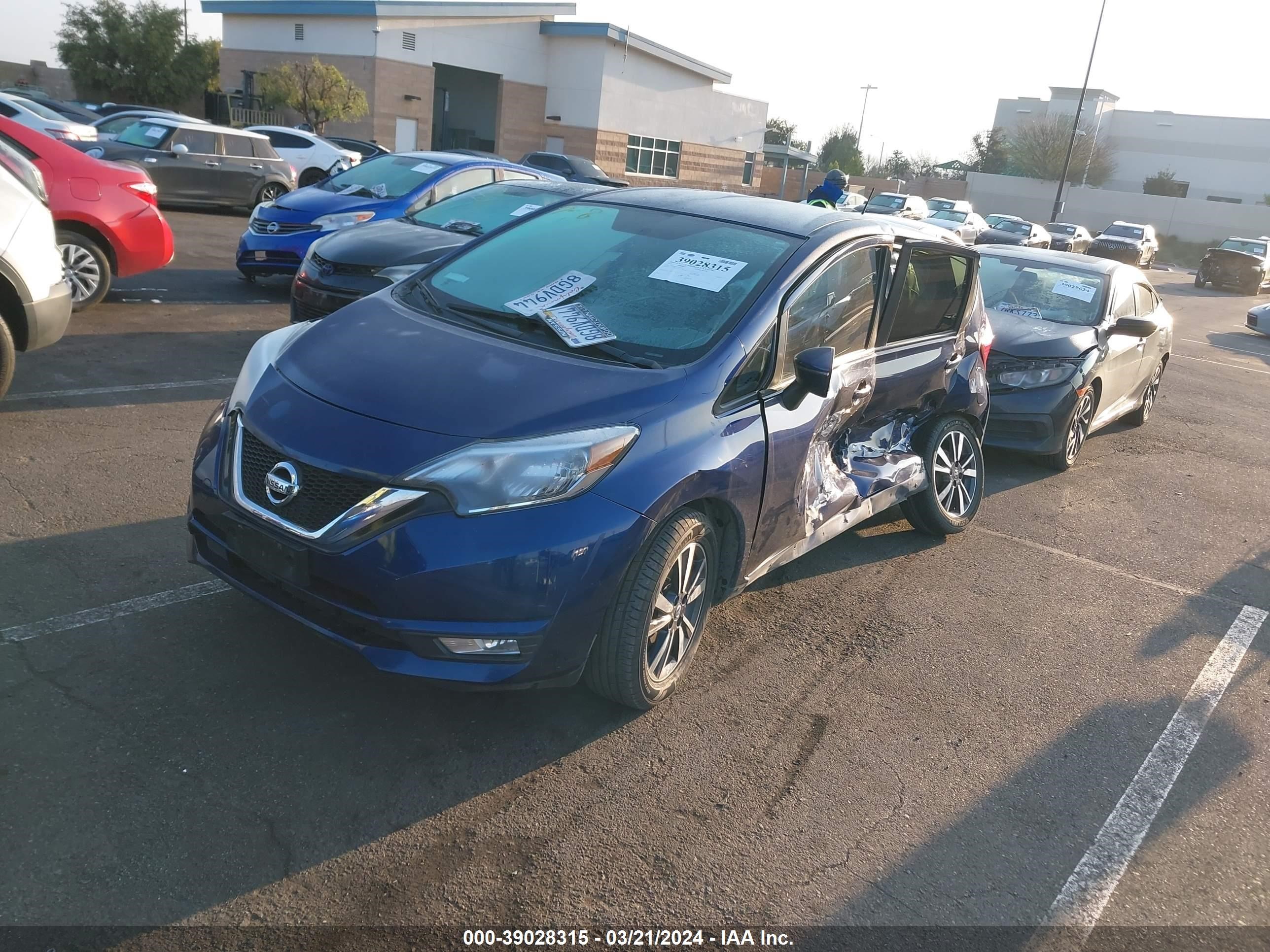 Photo 1 VIN: 3N1CE2CP2JL356623 - NISSAN VERSA 