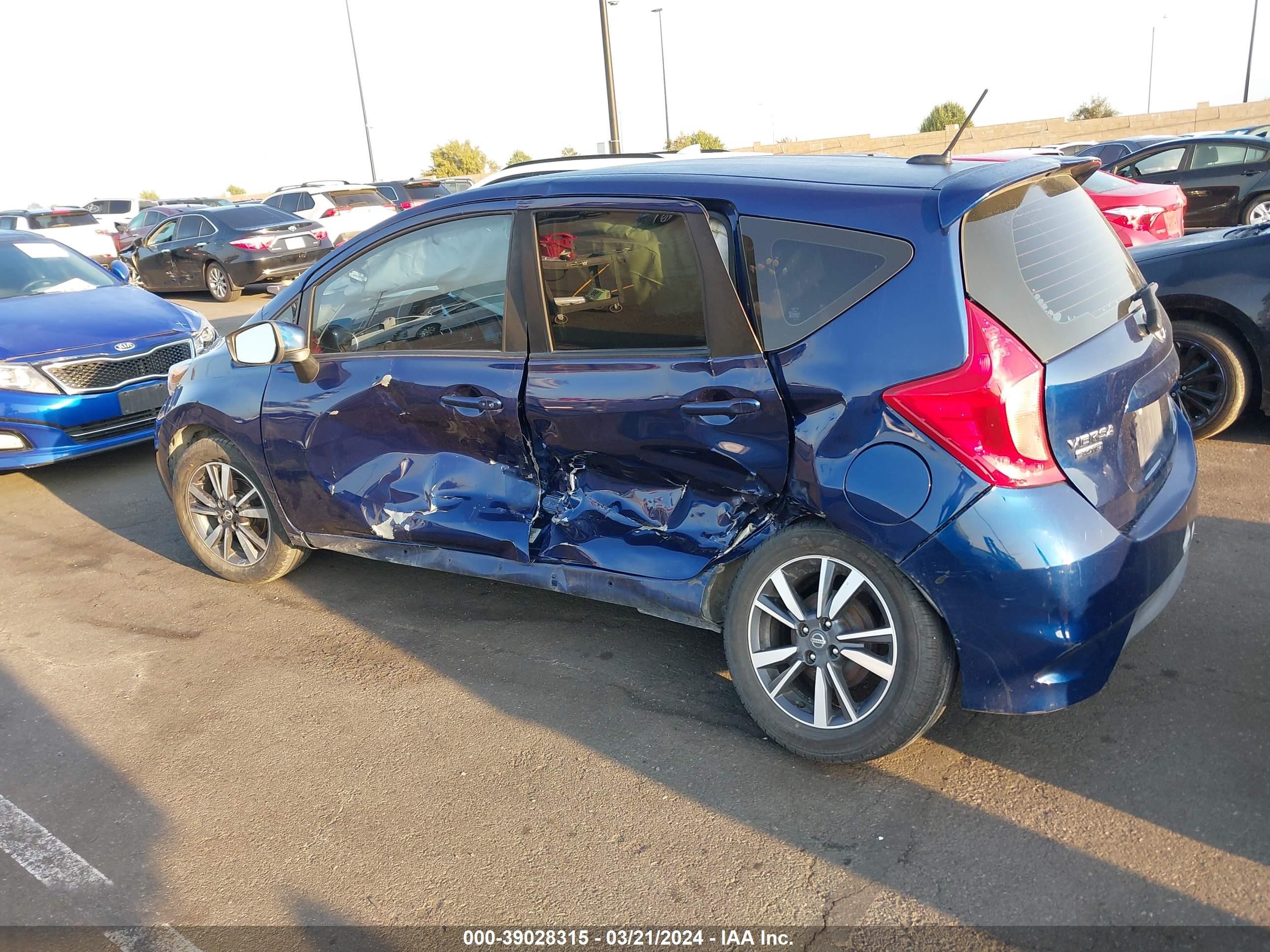 Photo 5 VIN: 3N1CE2CP2JL356623 - NISSAN VERSA 