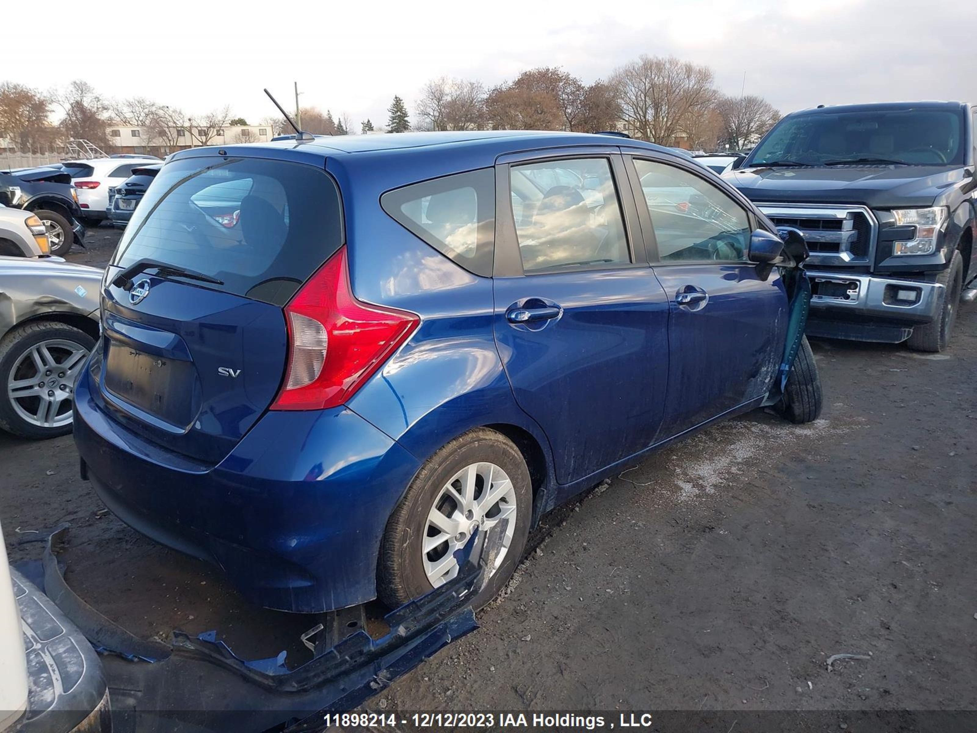 Photo 3 VIN: 3N1CE2CP2KL363038 - NISSAN VERSA 