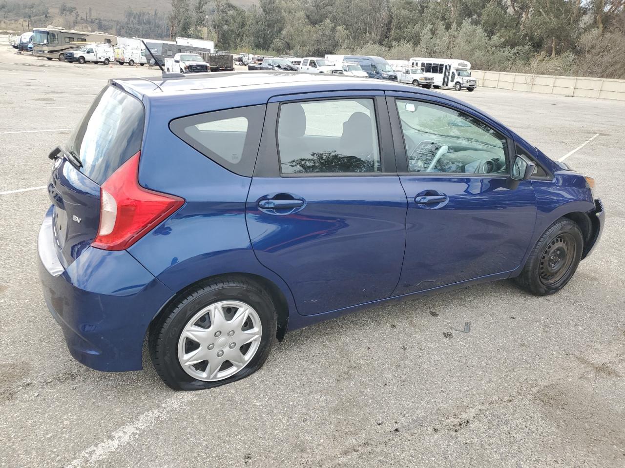 Photo 2 VIN: 3N1CE2CP3HL353532 - NISSAN VERSA 