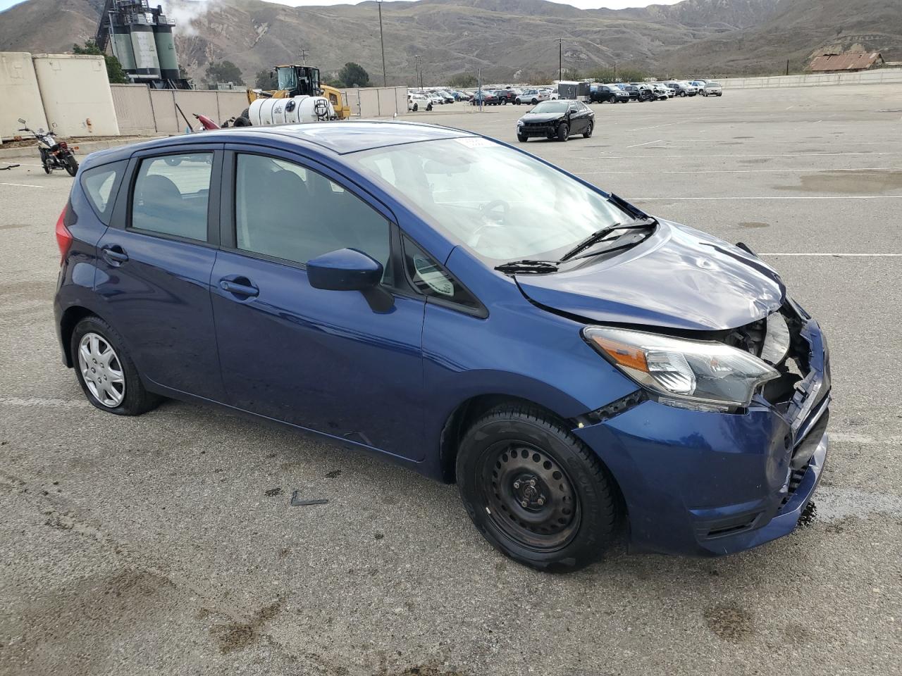 Photo 3 VIN: 3N1CE2CP3HL353532 - NISSAN VERSA 