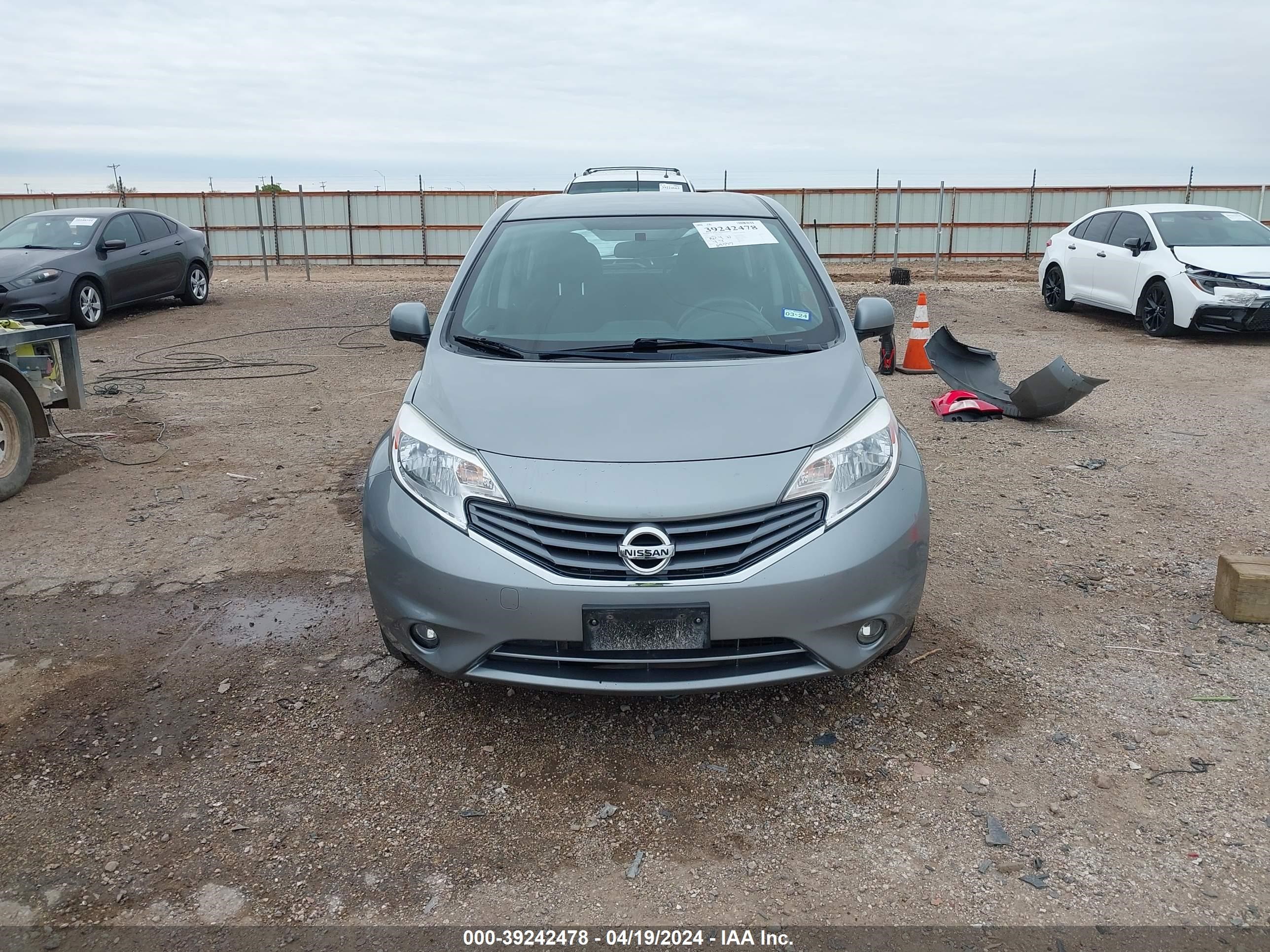 Photo 12 VIN: 3N1CE2CP4EL432672 - NISSAN VERSA 