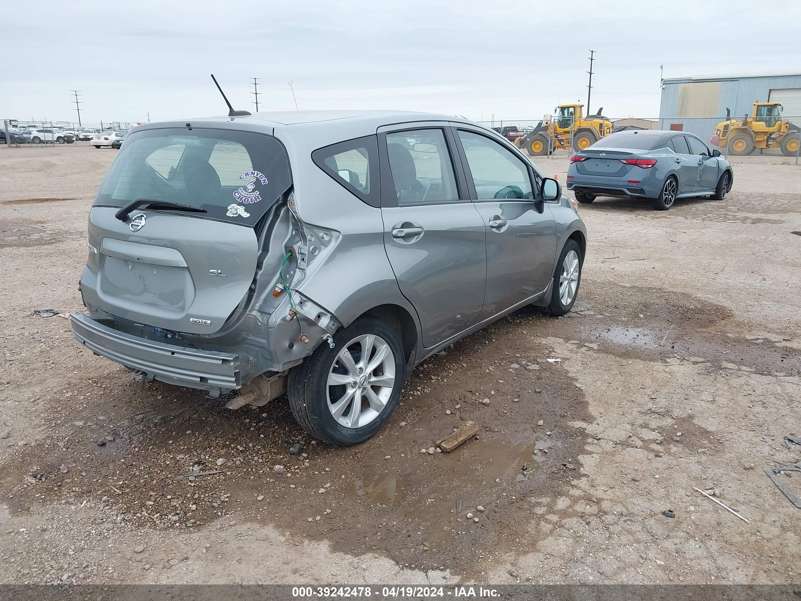 Photo 3 VIN: 3N1CE2CP4EL432672 - NISSAN VERSA 