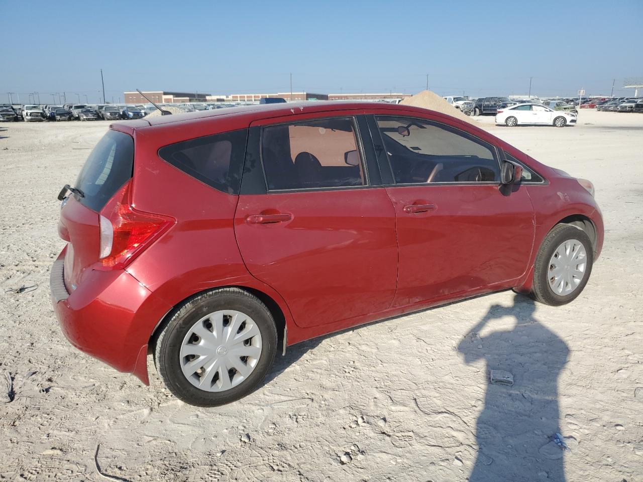 Photo 2 VIN: 3N1CE2CP4FL360812 - NISSAN VERSA 