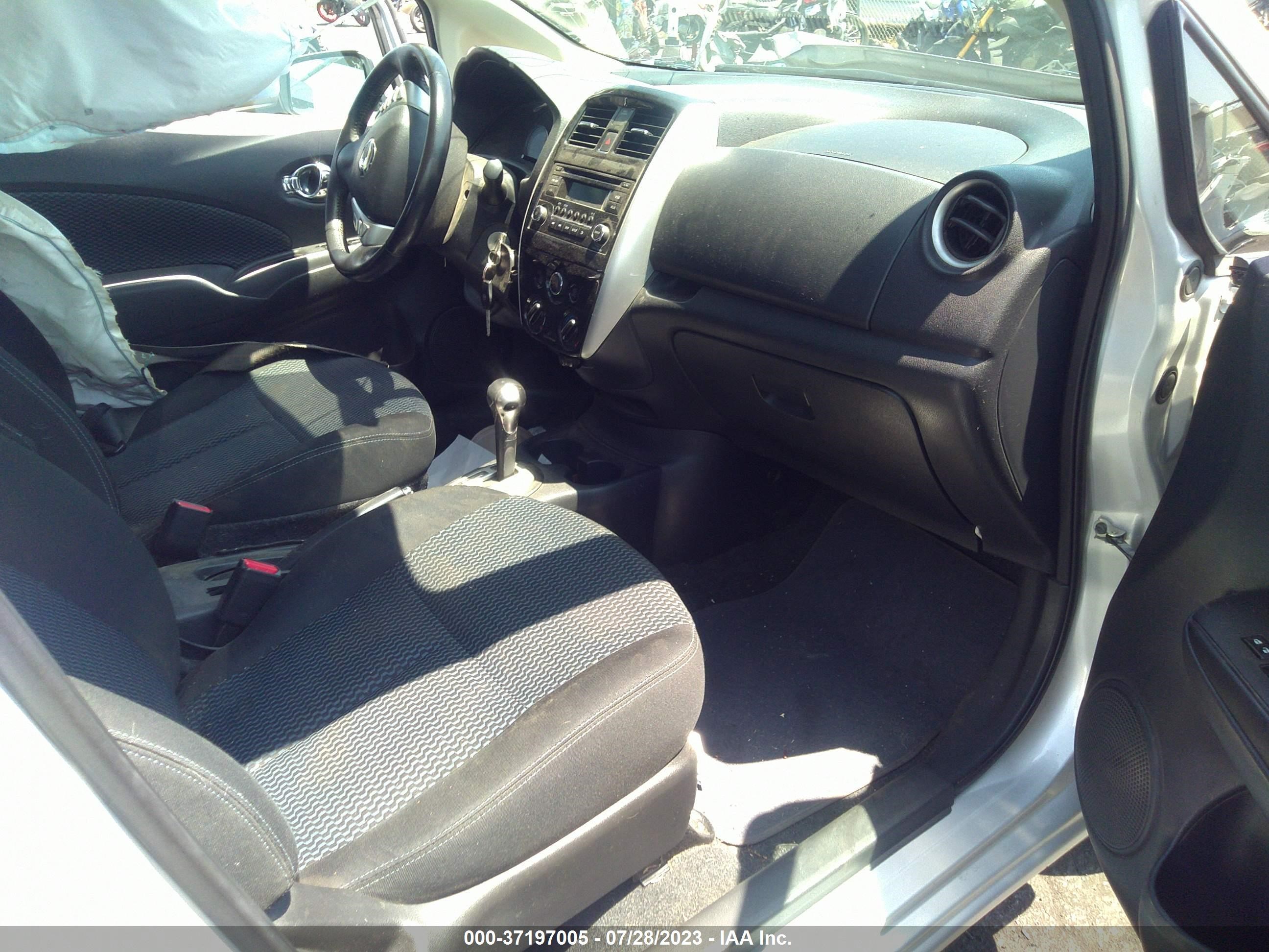 Photo 4 VIN: 3N1CE2CP4FL388383 - NISSAN VERSA 