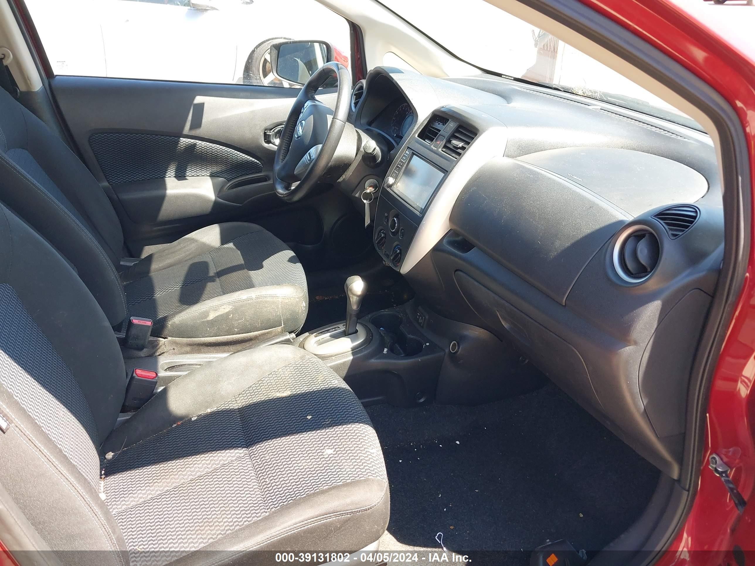 Photo 4 VIN: 3N1CE2CP4JL370278 - NISSAN VERSA 