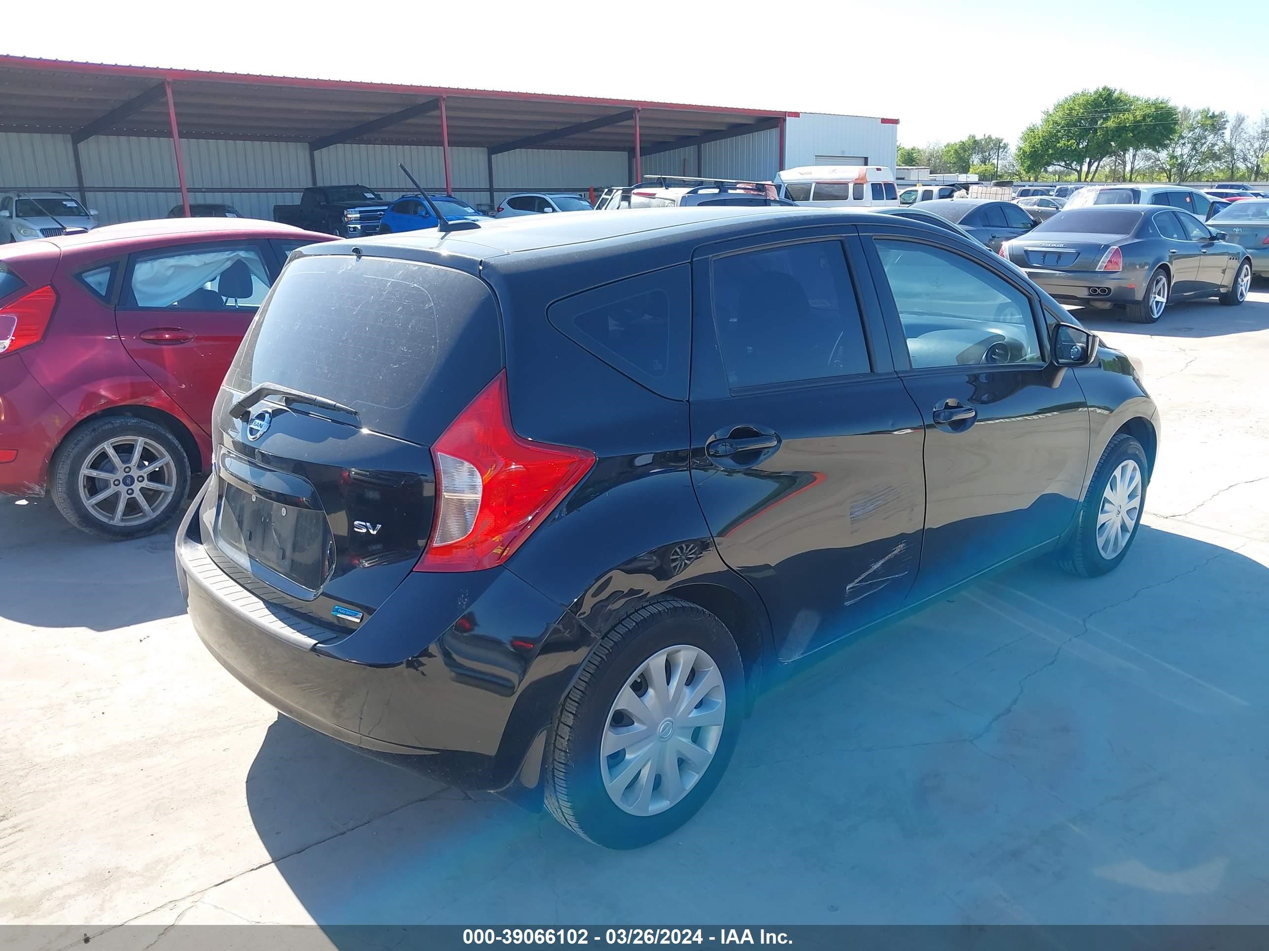 Photo 3 VIN: 3N1CE2CP5FL388411 - NISSAN VERSA 