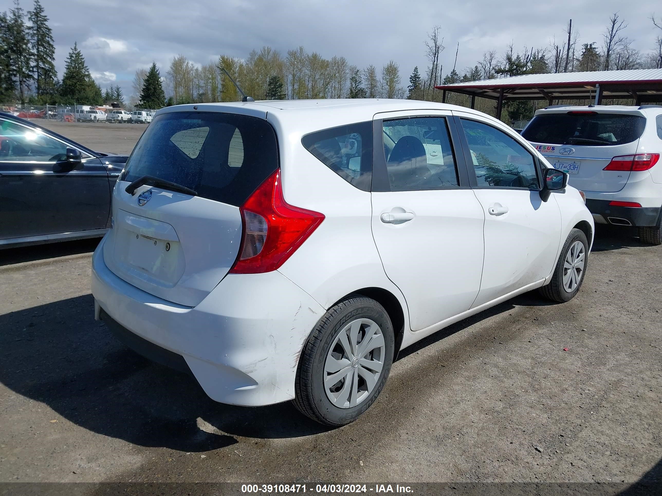 Photo 3 VIN: 3N1CE2CP5HL375824 - NISSAN VERSA 