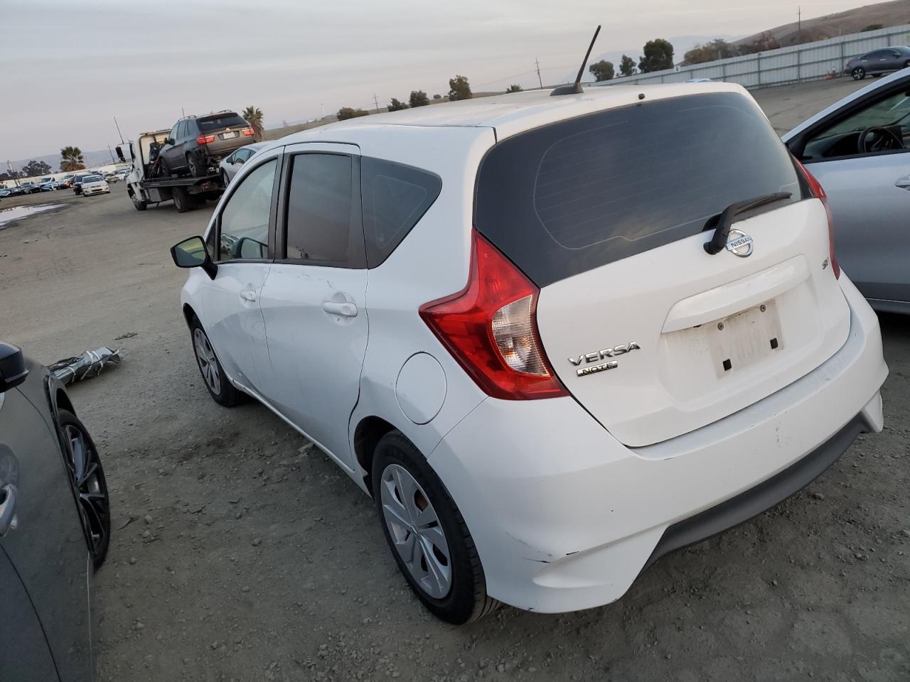 Photo 1 VIN: 3N1CE2CP5JL364974 - NISSAN VERSA 