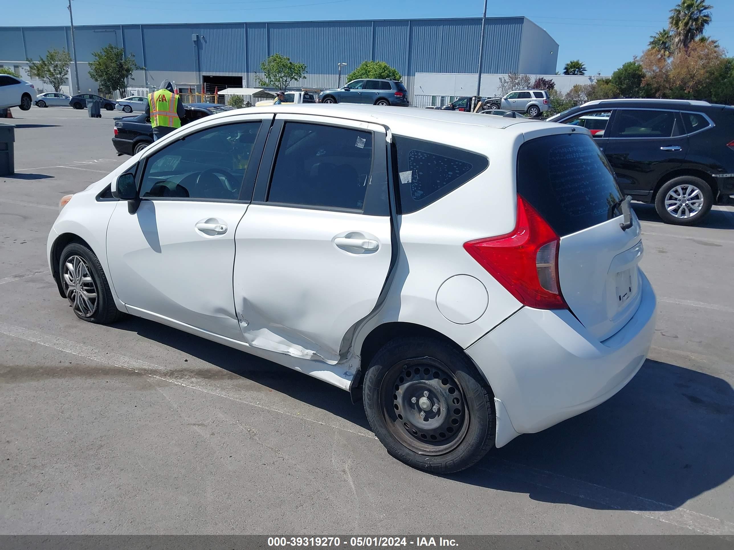 Photo 2 VIN: 3N1CE2CP6EL368666 - NISSAN VERSA 