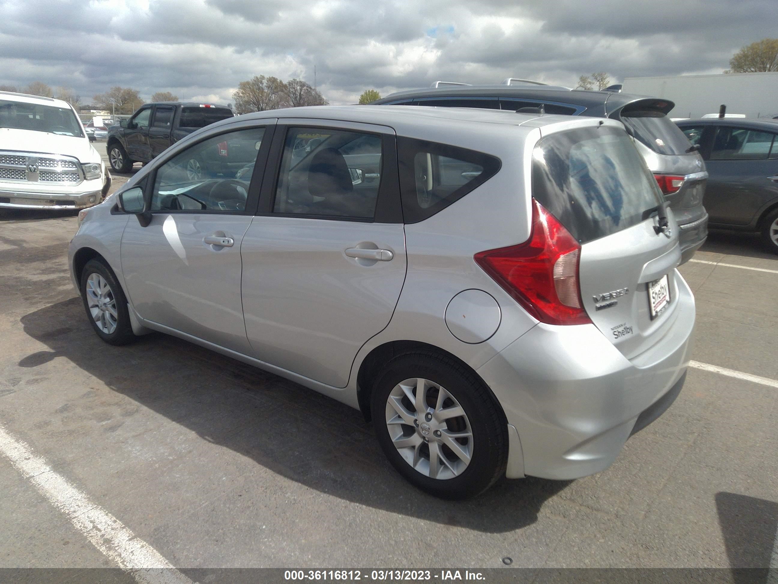 Photo 2 VIN: 3N1CE2CP6JL353272 - NISSAN VERSA 