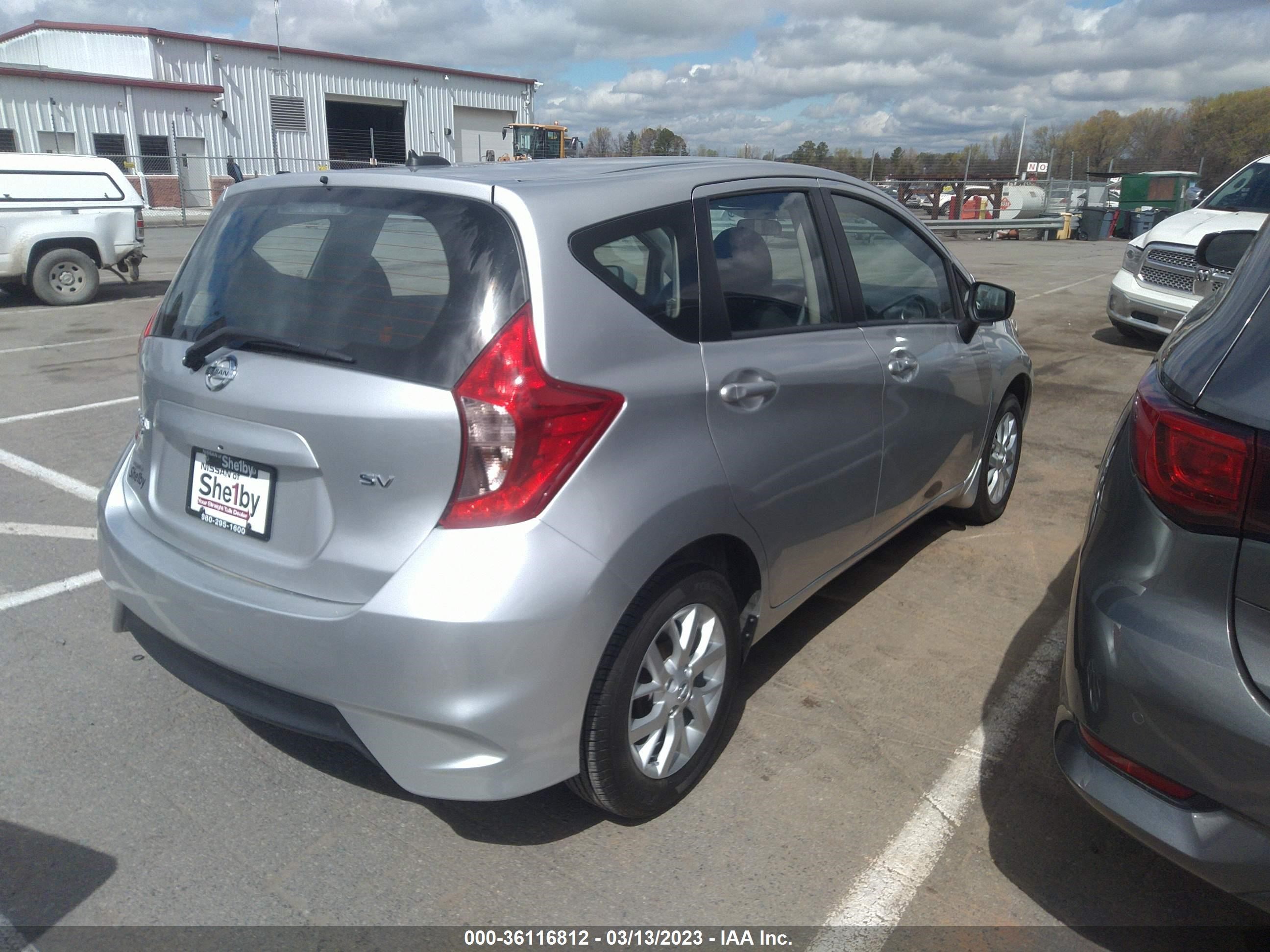 Photo 3 VIN: 3N1CE2CP6JL353272 - NISSAN VERSA 