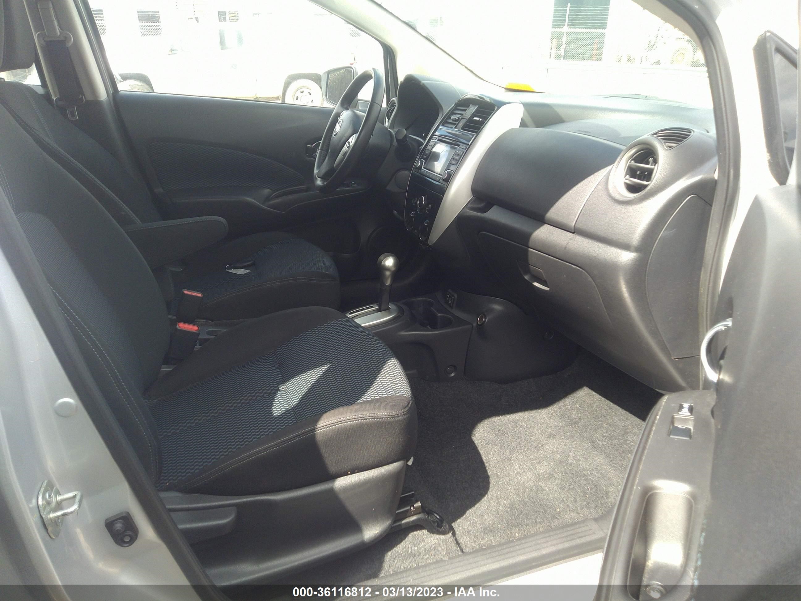 Photo 4 VIN: 3N1CE2CP6JL353272 - NISSAN VERSA 