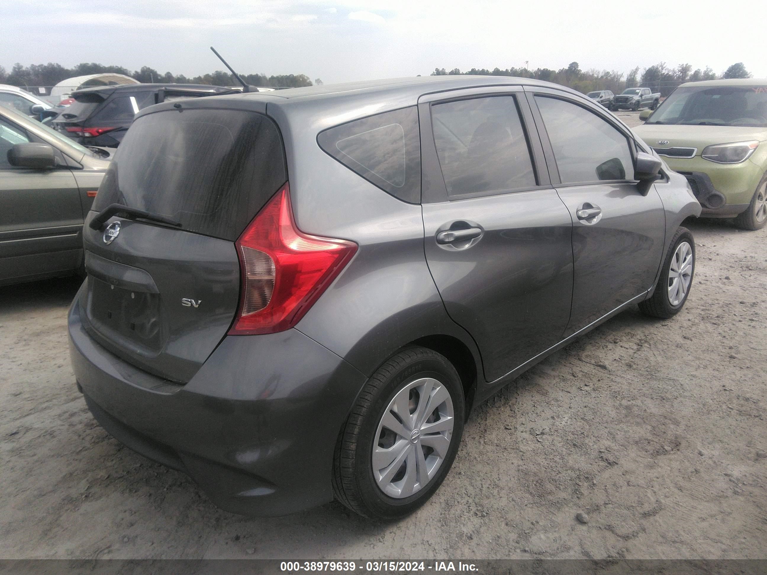 Photo 3 VIN: 3N1CE2CP6KL358876 - NISSAN VERSA 