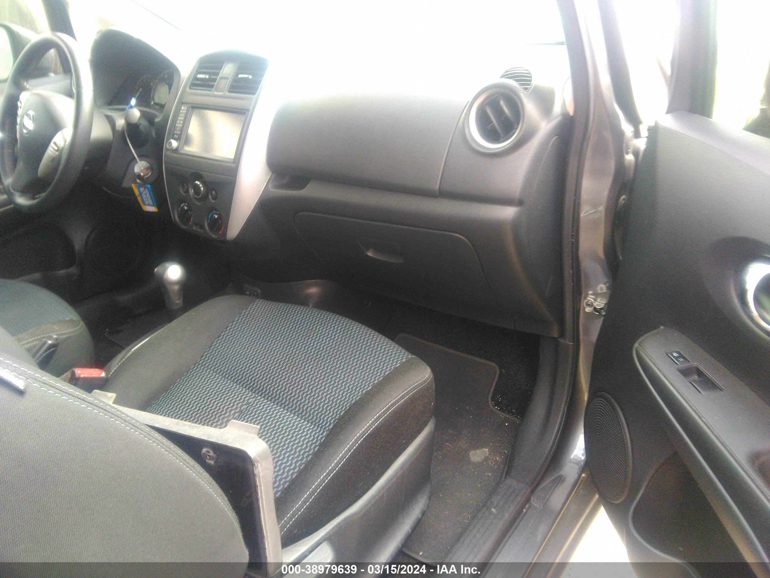 Photo 4 VIN: 3N1CE2CP6KL358876 - NISSAN VERSA 