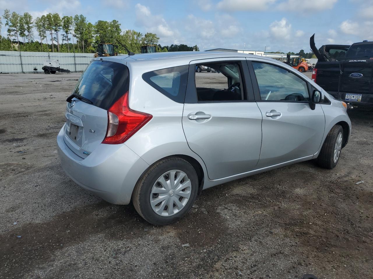 Photo 2 VIN: 3N1CE2CP7EL391325 - NISSAN VERSA 