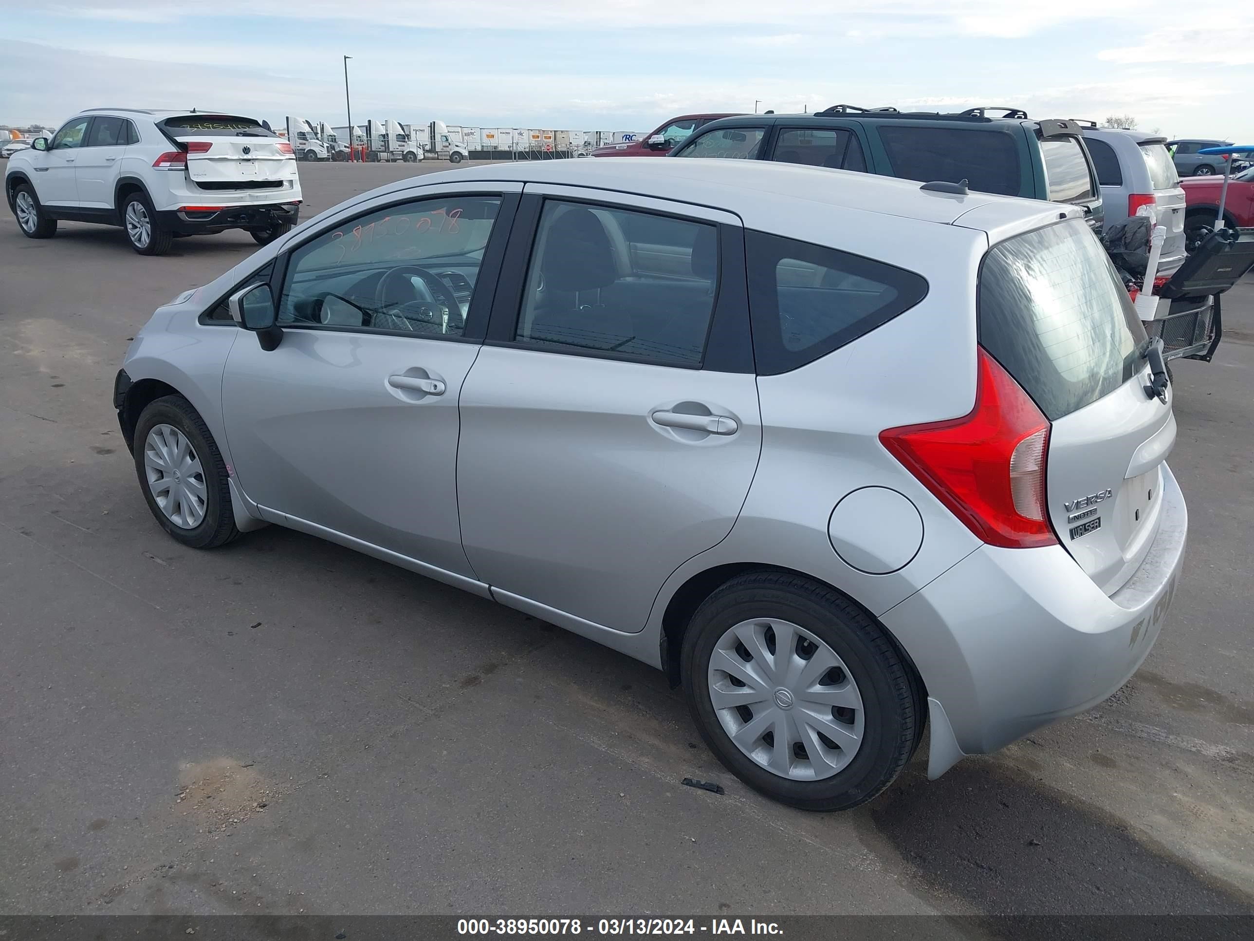 Photo 2 VIN: 3N1CE2CP7FL399149 - NISSAN VERSA 