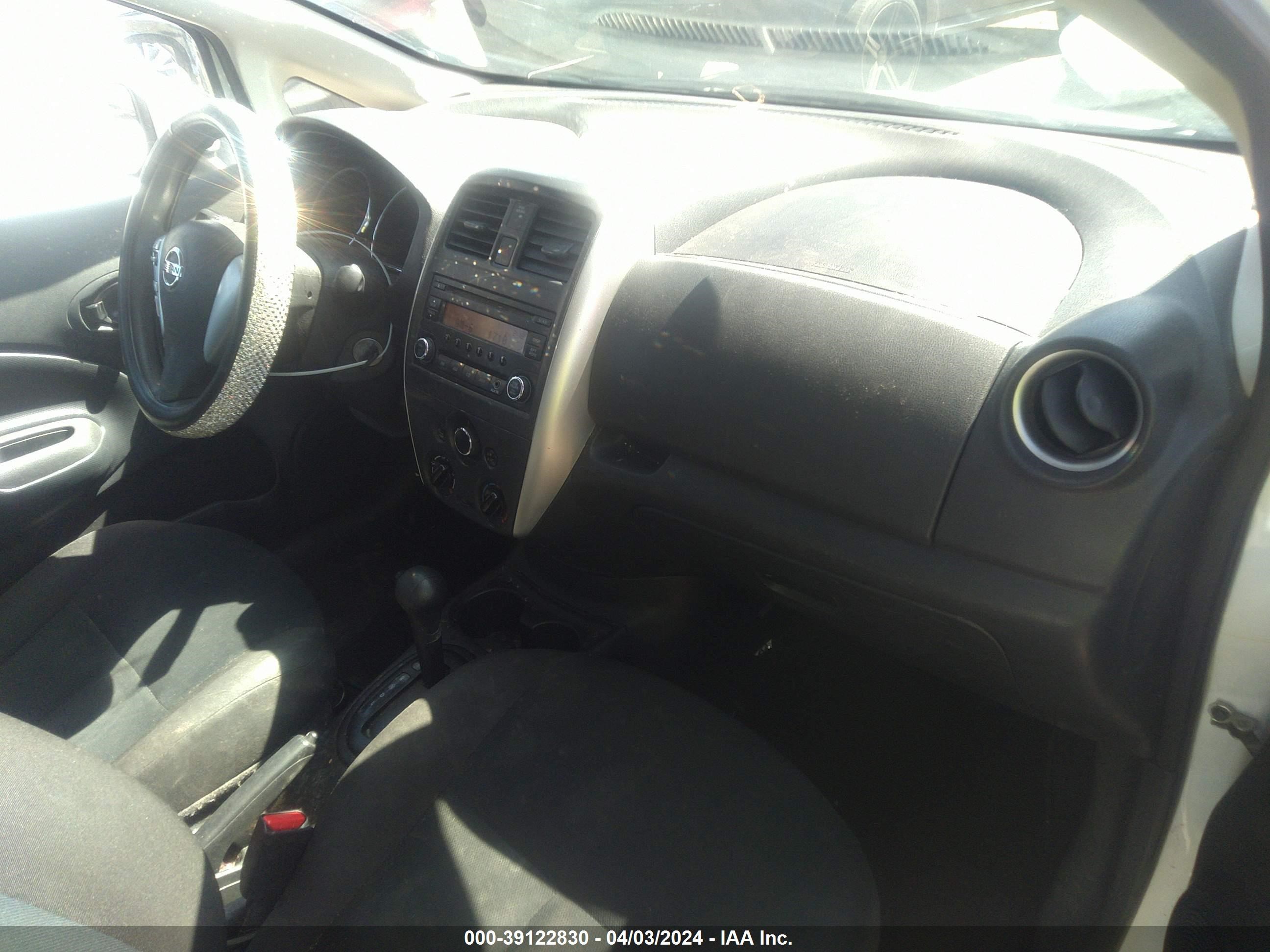 Photo 4 VIN: 3N1CE2CP7FL446146 - NISSAN VERSA 