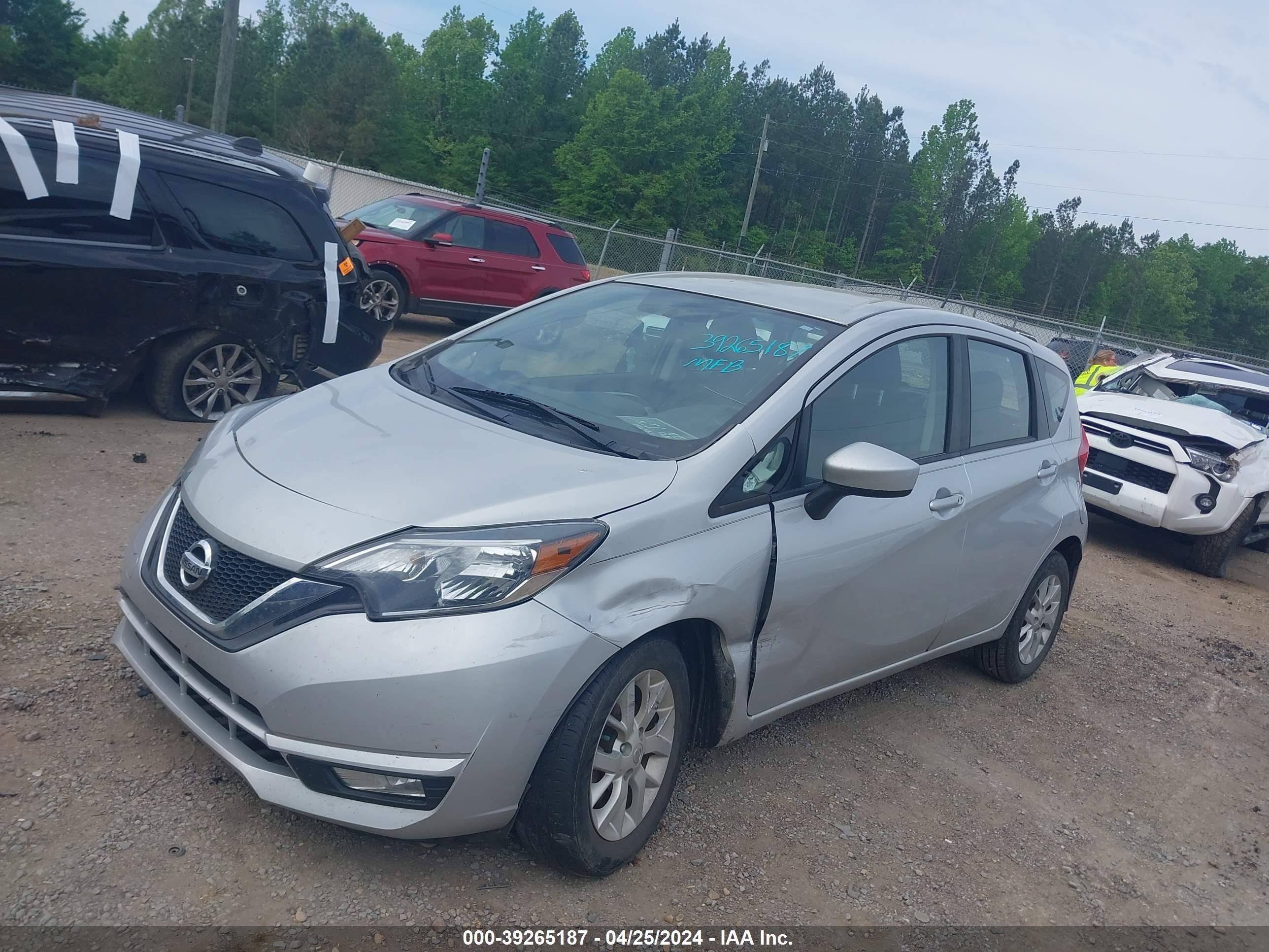 Photo 1 VIN: 3N1CE2CP7JL359615 - NISSAN VERSA 