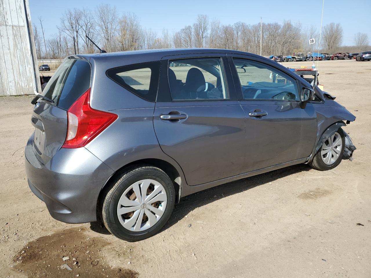 Photo 2 VIN: 3N1CE2CP7JL368041 - NISSAN VERSA 