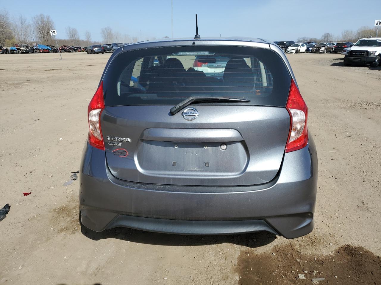 Photo 5 VIN: 3N1CE2CP7JL368041 - NISSAN VERSA 