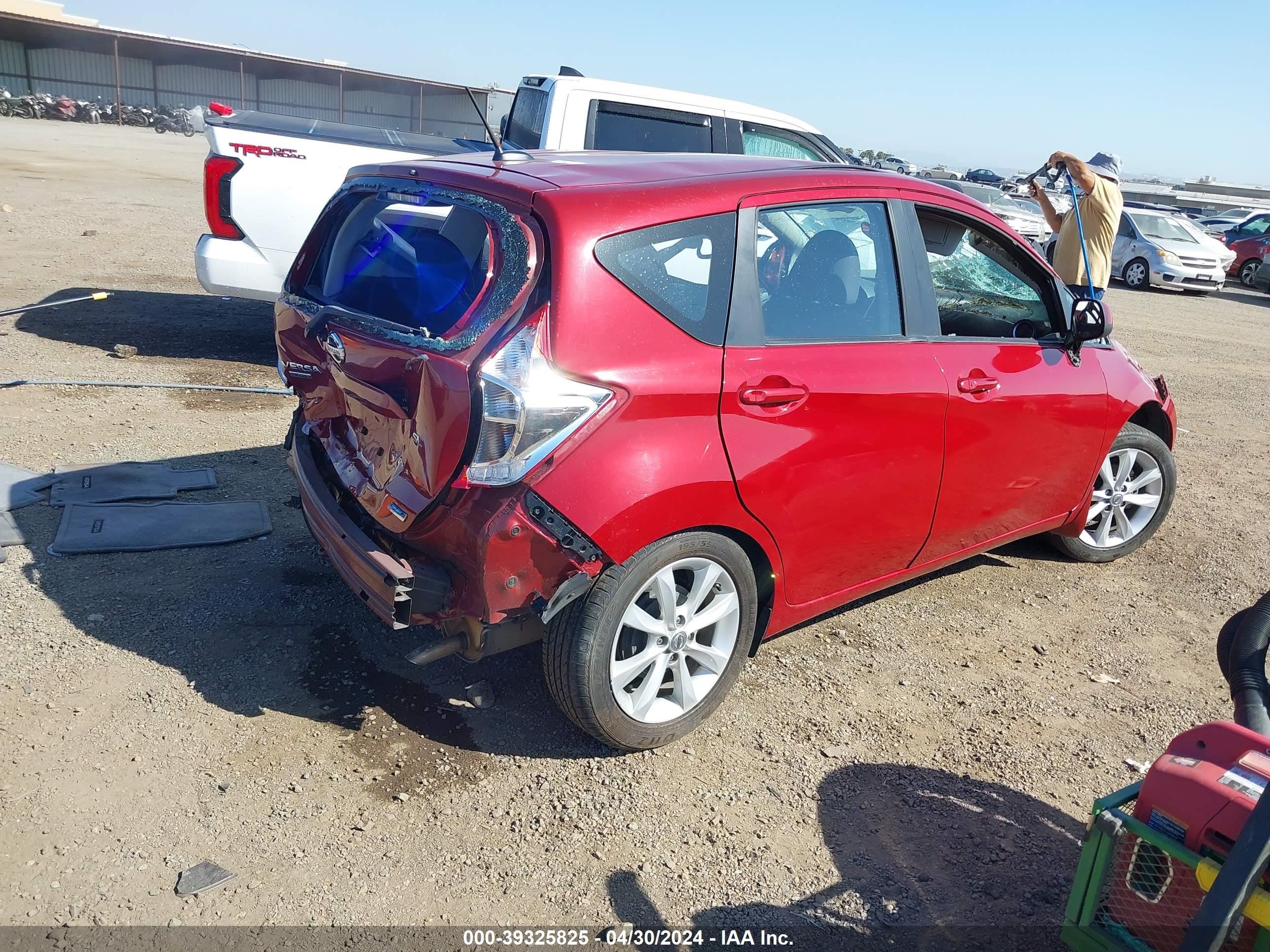 Photo 3 VIN: 3N1CE2CP8EL352985 - NISSAN VERSA 