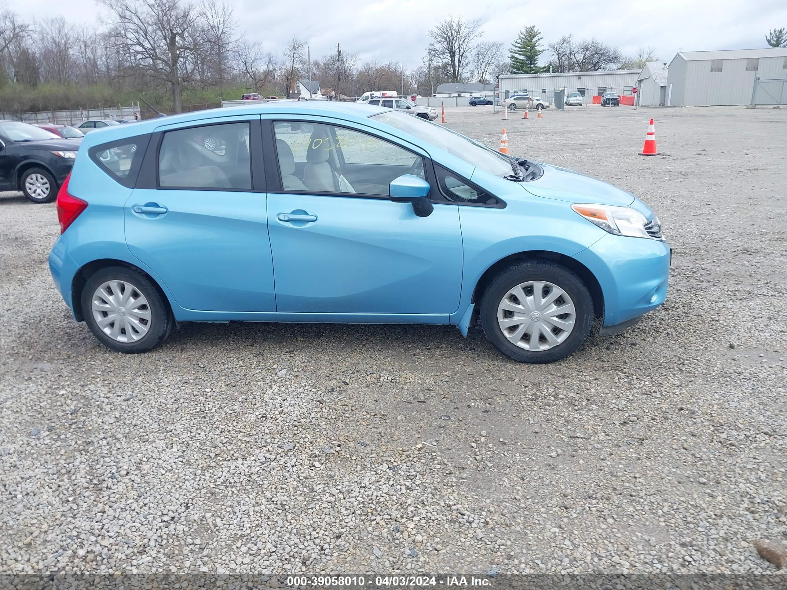 Photo 12 VIN: 3N1CE2CP8FL350333 - NISSAN VERSA 