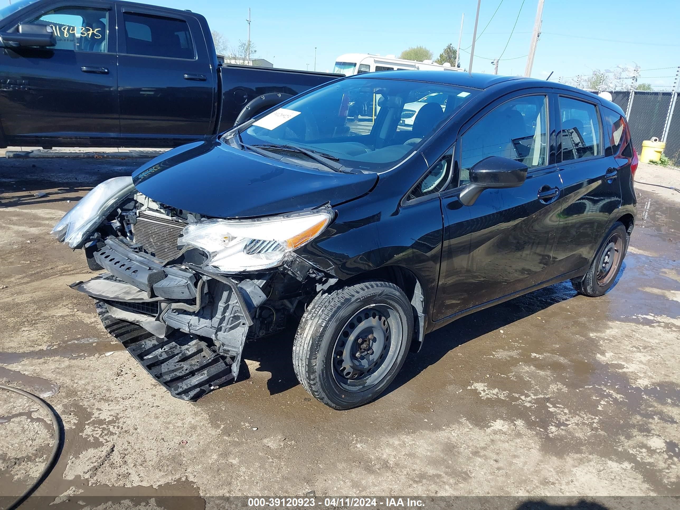 Photo 1 VIN: 3N1CE2CP8FL415567 - NISSAN VERSA 