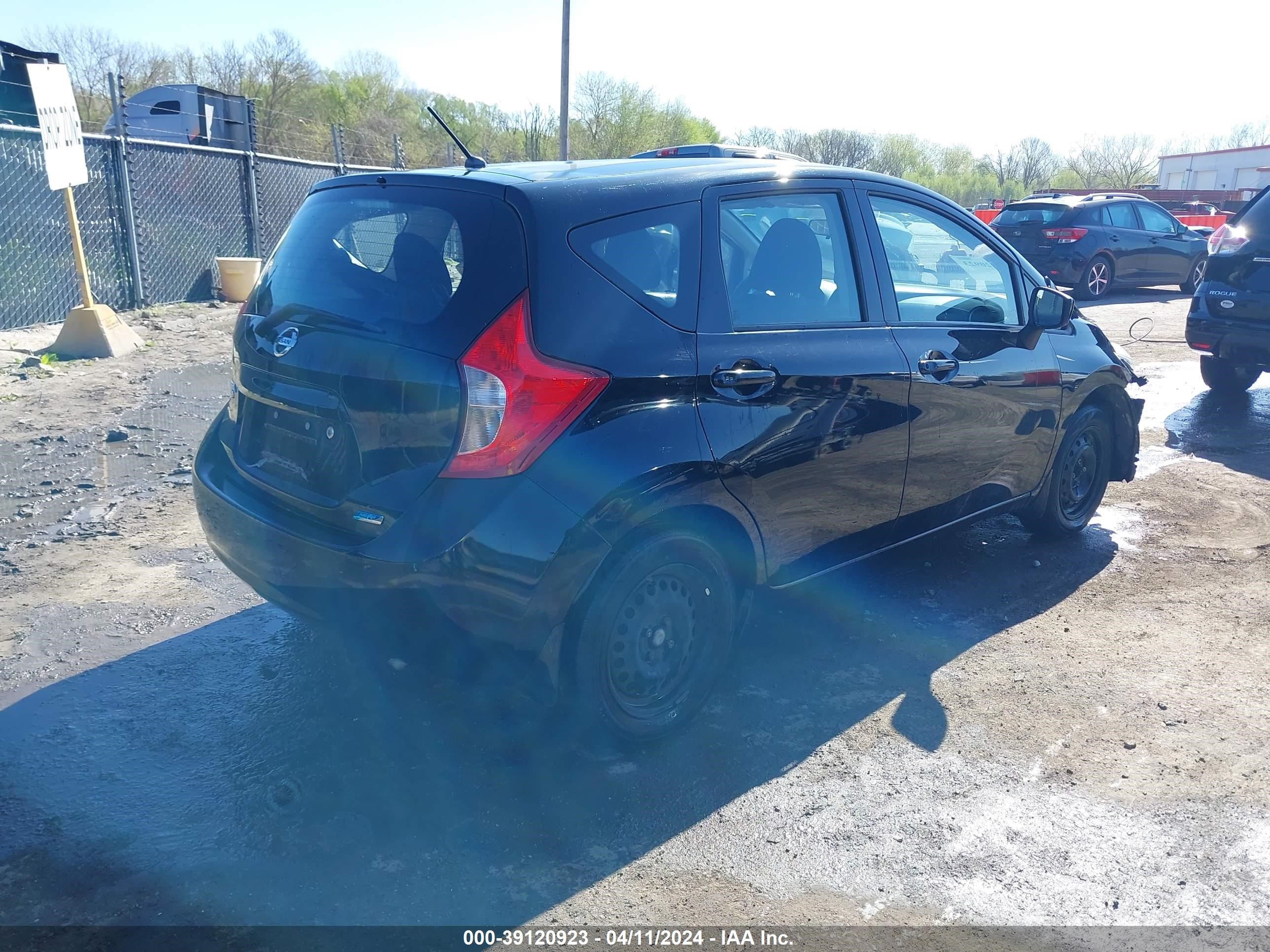 Photo 3 VIN: 3N1CE2CP8FL415567 - NISSAN VERSA 