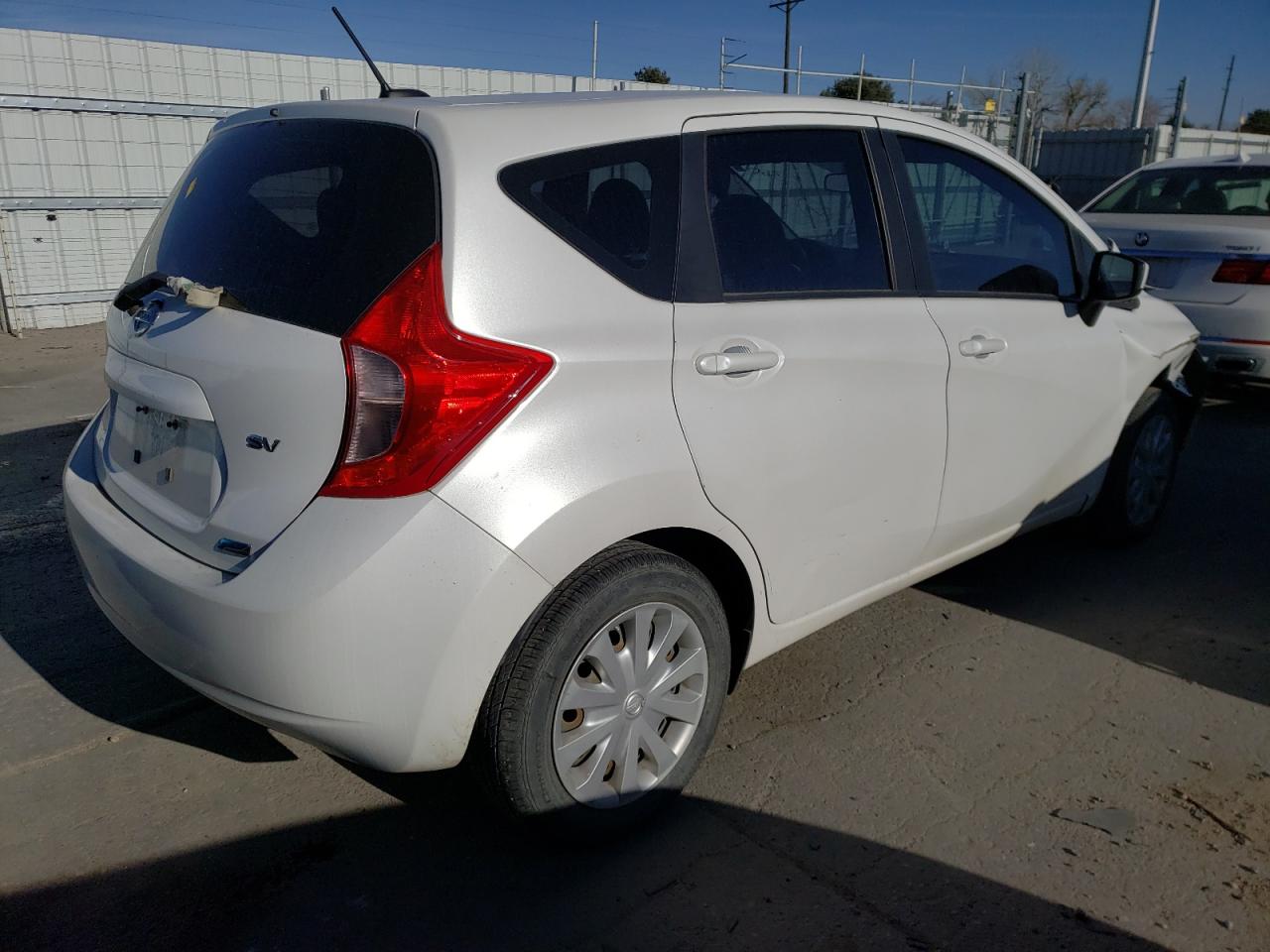 Photo 2 VIN: 3N1CE2CP8FL415844 - NISSAN VERSA 