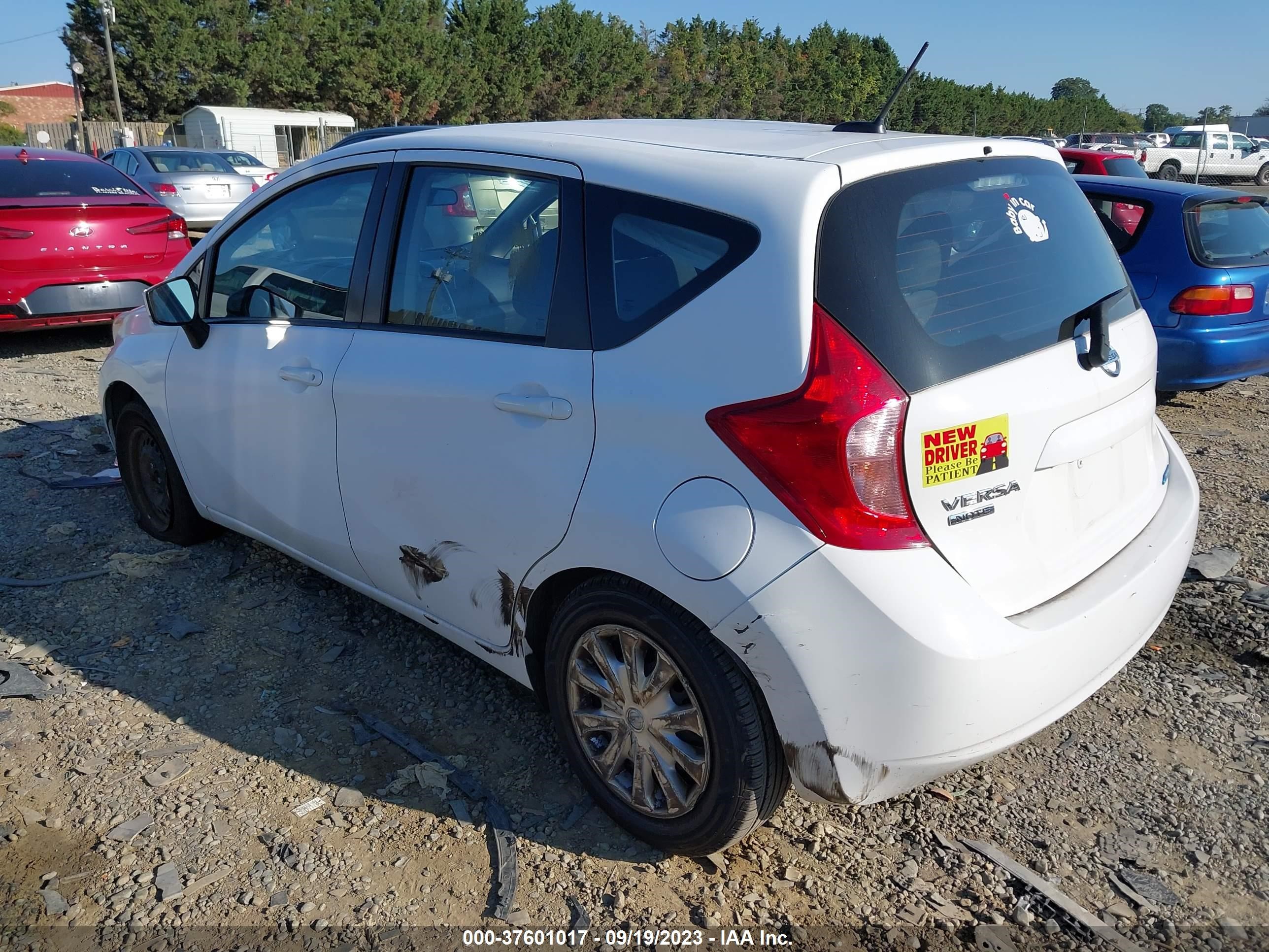 Photo 2 VIN: 3N1CE2CP8GL397637 - NISSAN VERSA 