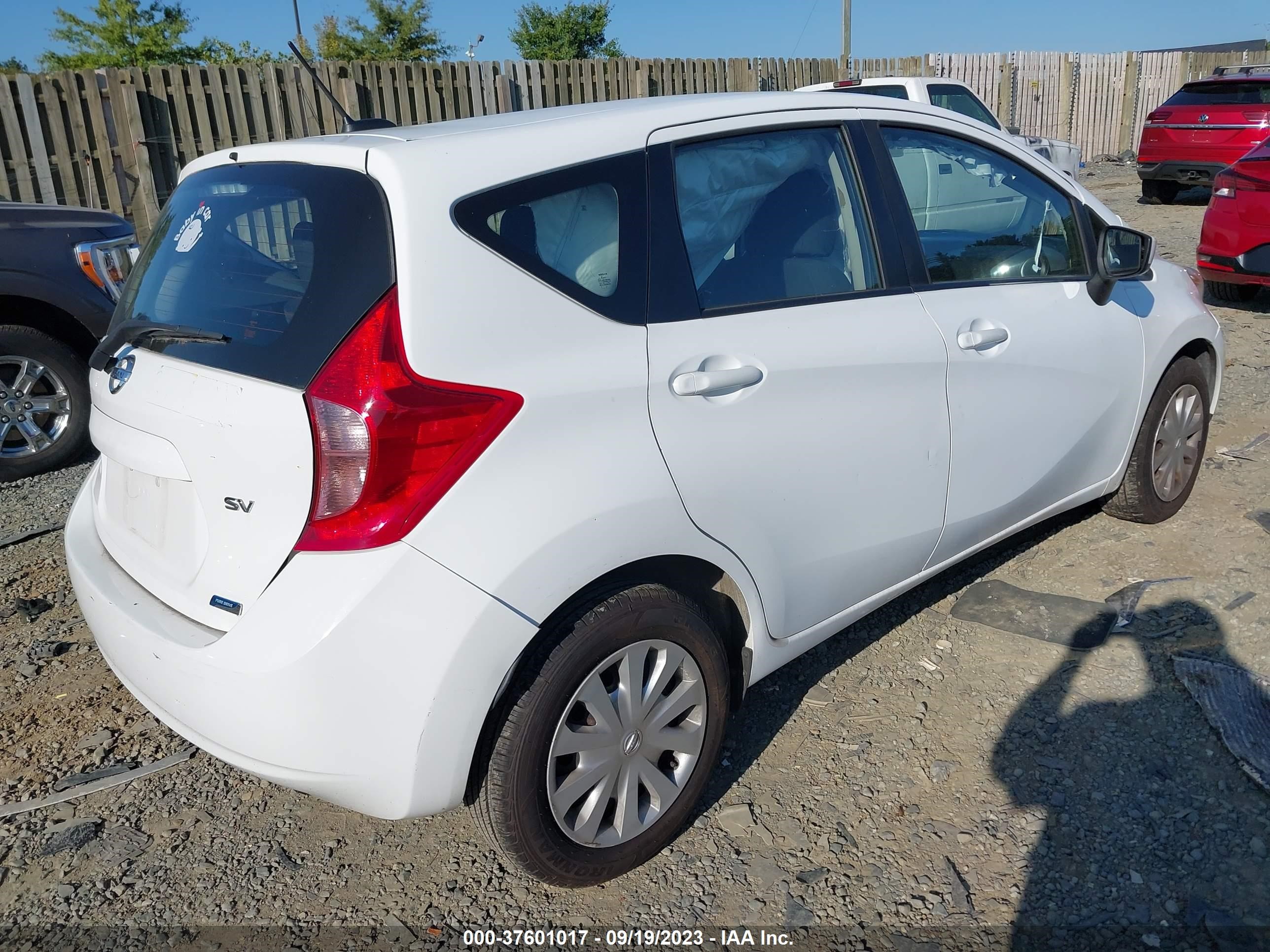 Photo 3 VIN: 3N1CE2CP8GL397637 - NISSAN VERSA 