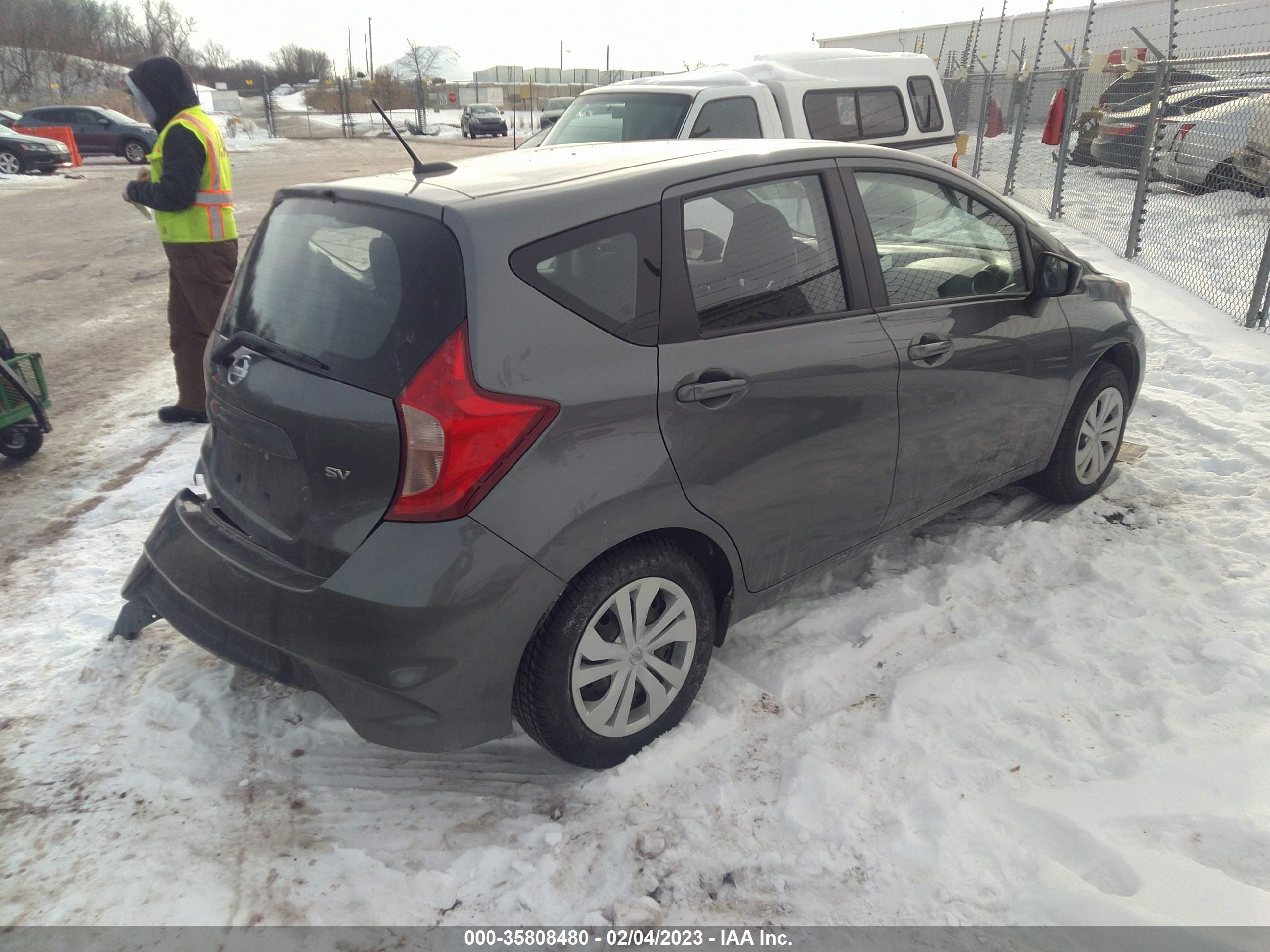 Photo 3 VIN: 3N1CE2CP8JL351846 - NISSAN VERSA 