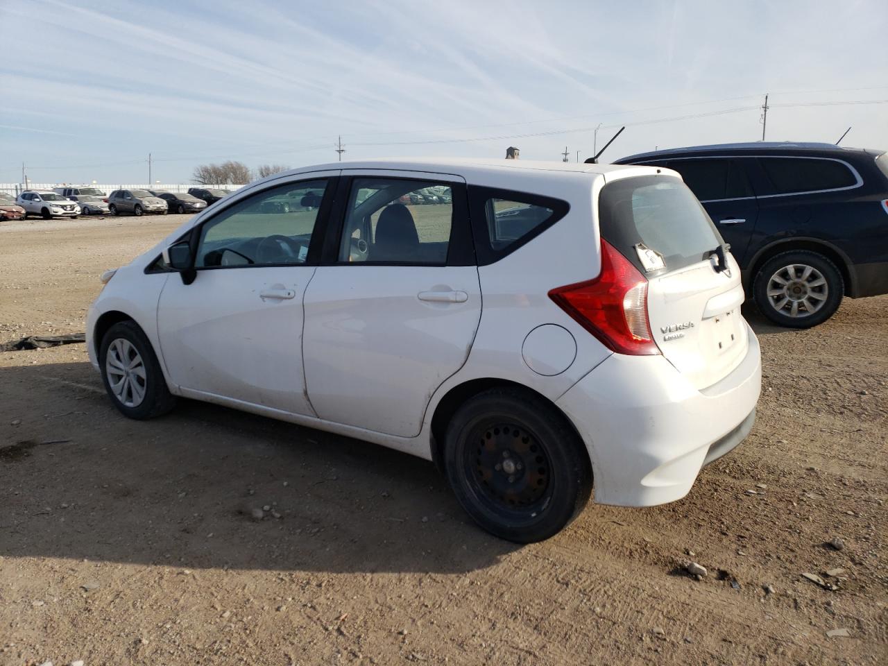 Photo 1 VIN: 3N1CE2CP8JL355282 - NISSAN VERSA 