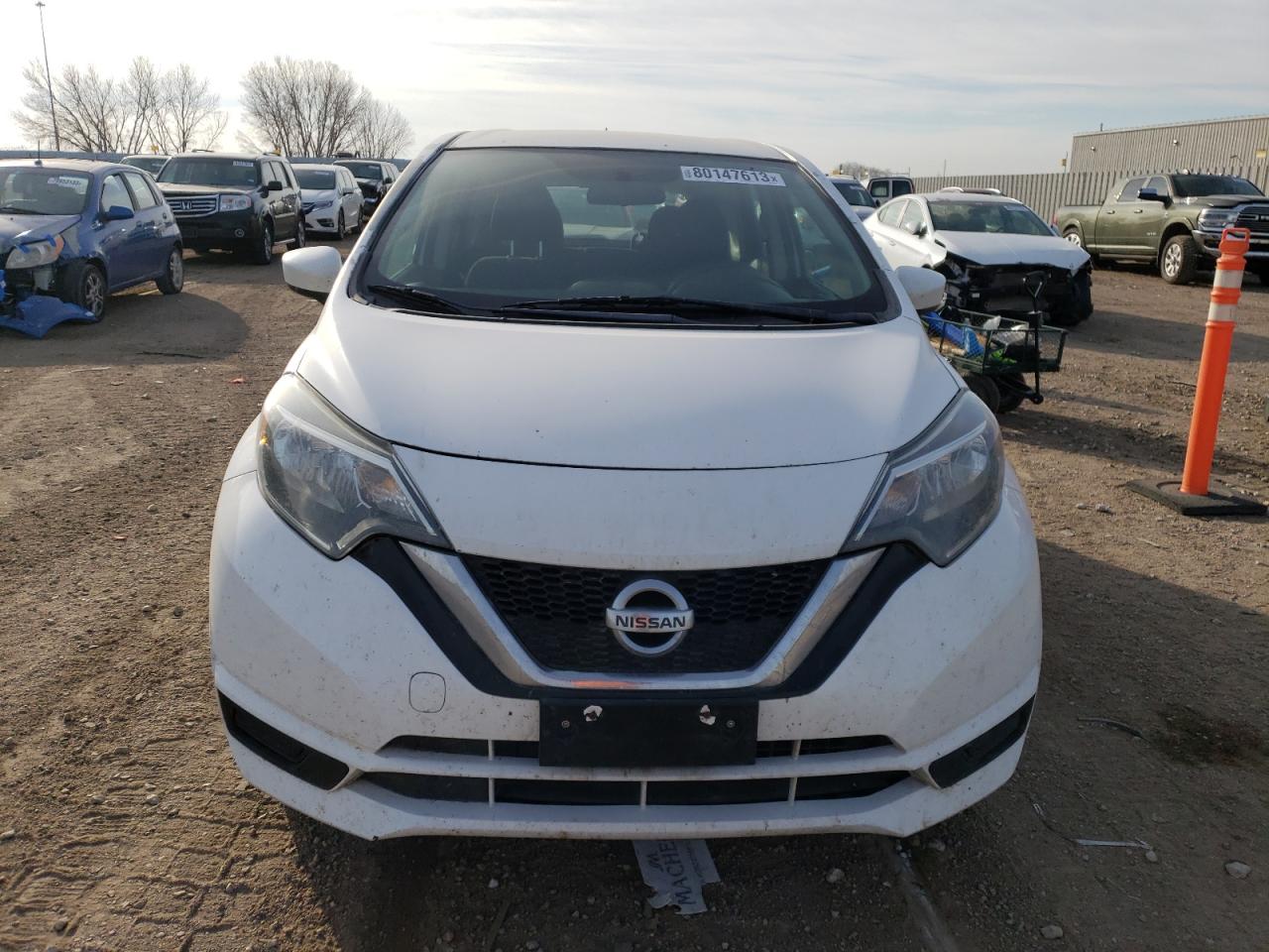 Photo 4 VIN: 3N1CE2CP8JL355282 - NISSAN VERSA 