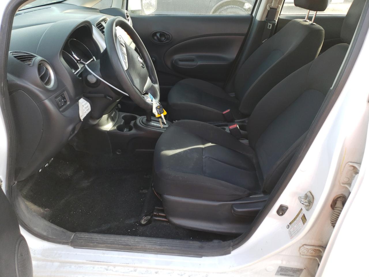 Photo 6 VIN: 3N1CE2CP8JL355282 - NISSAN VERSA 