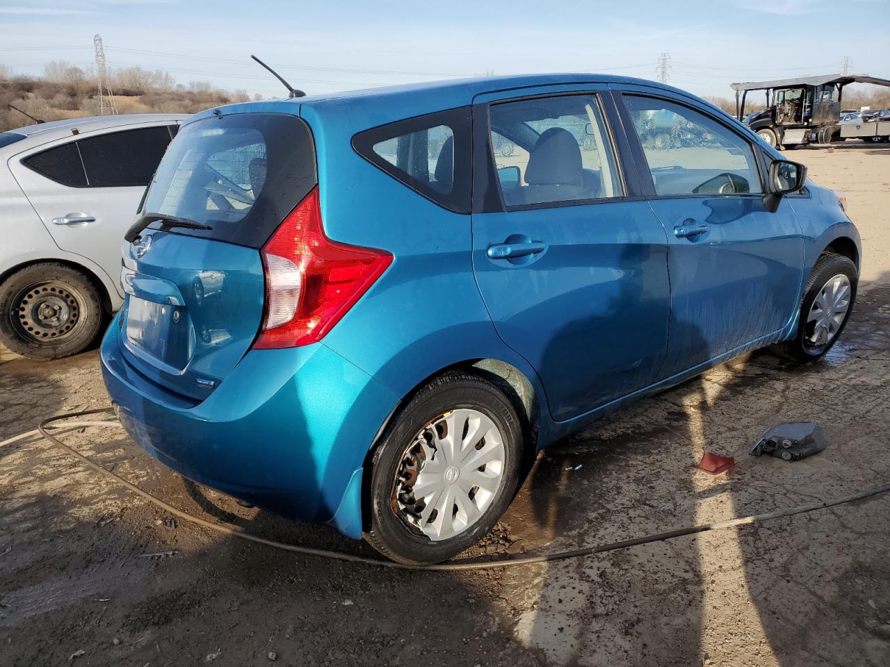 Photo 2 VIN: 3N1CE2CP9FL360370 - NISSAN VERSA 