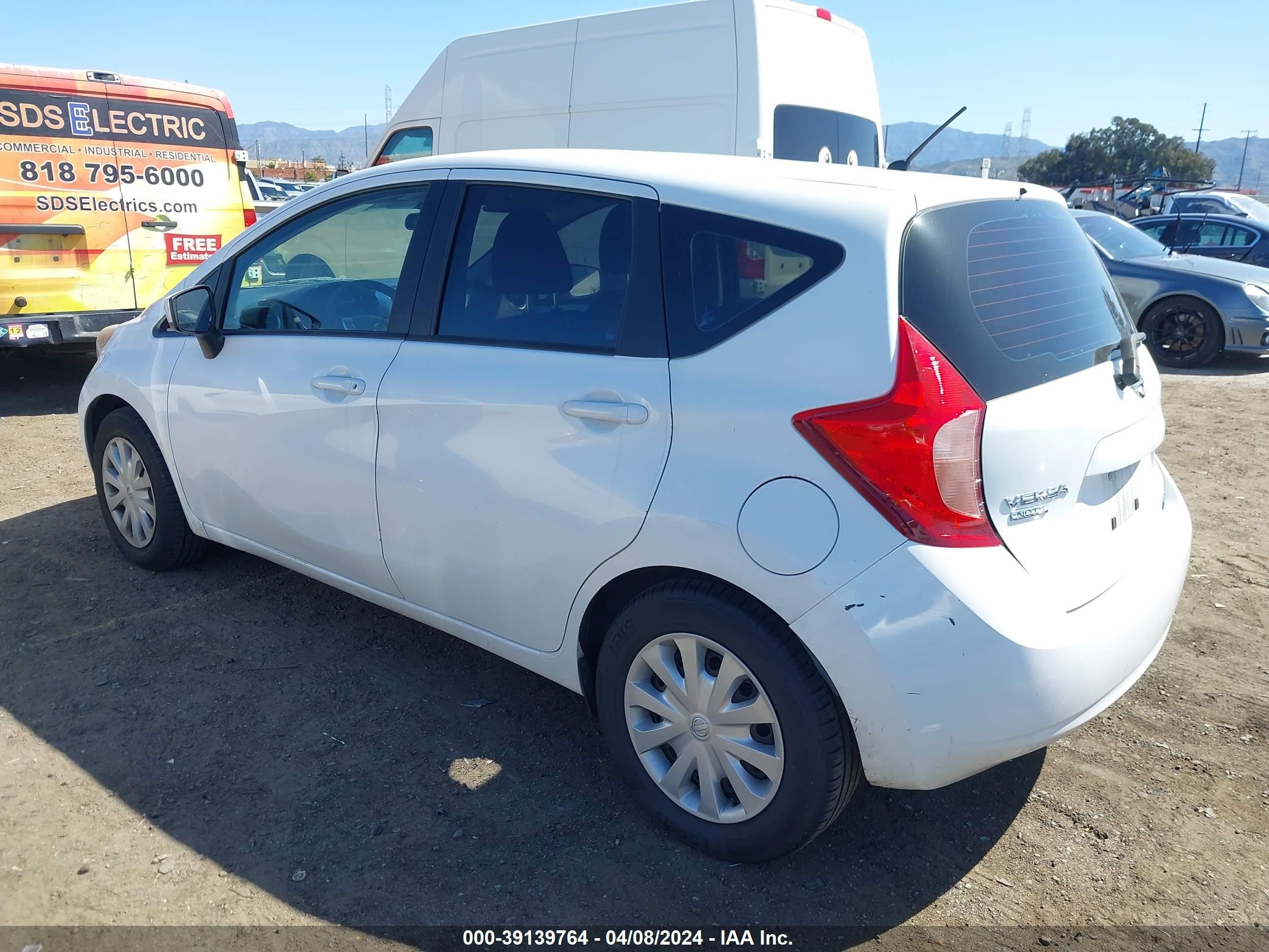 Photo 2 VIN: 3N1CE2CP9GL359561 - NISSAN VERSA 