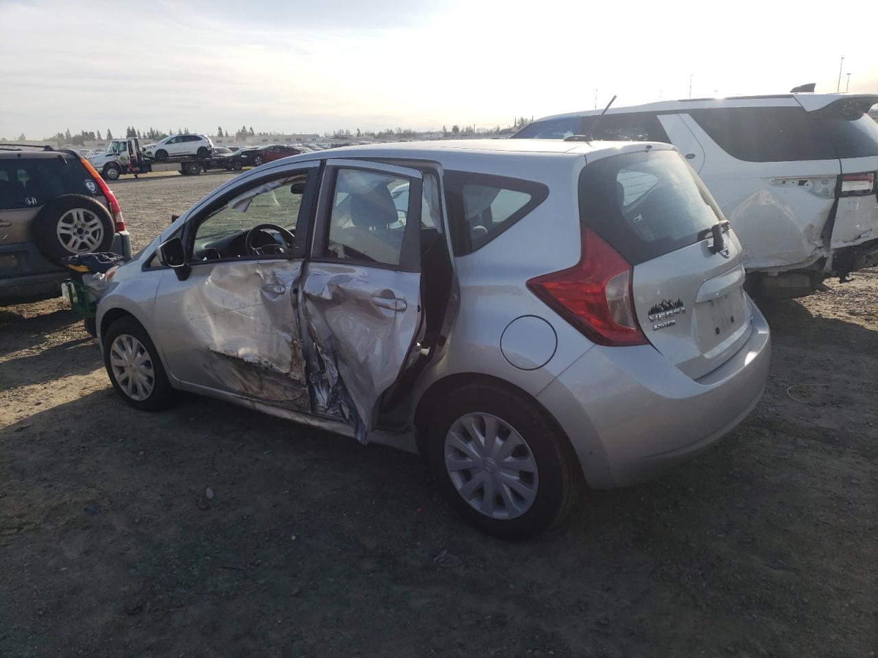 Photo 1 VIN: 3N1CE2CP9GL365697 - NISSAN VERSA 