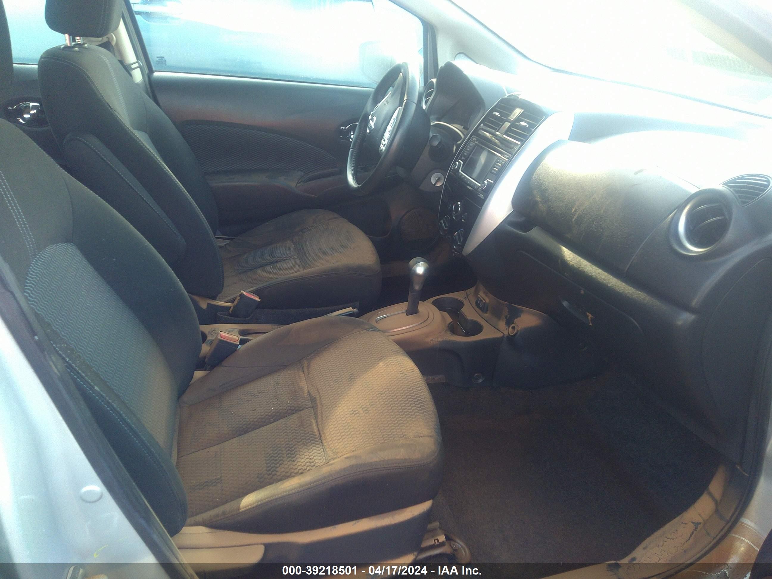 Photo 4 VIN: 3N1CE2CP9JL354187 - NISSAN VERSA 