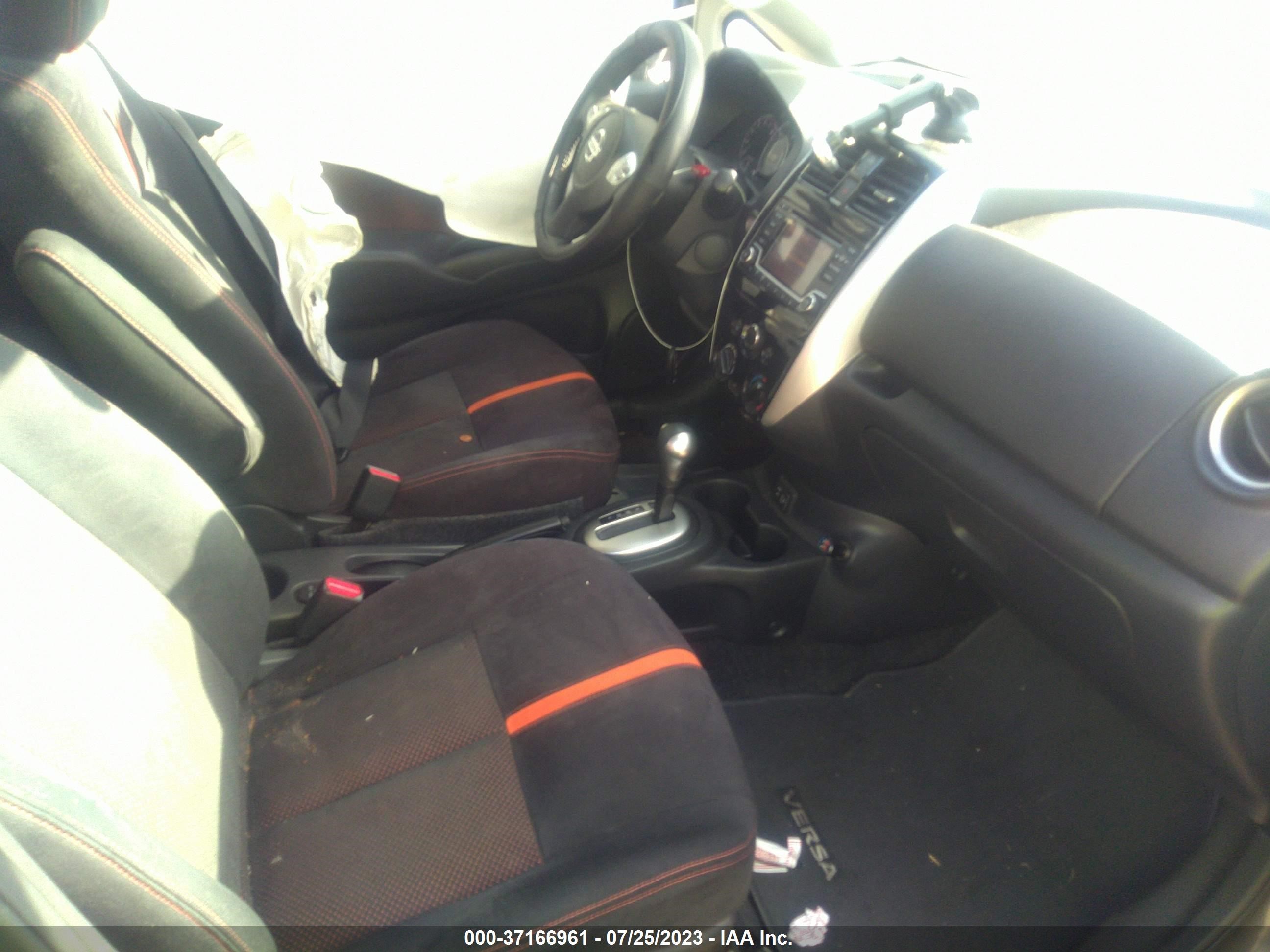 Photo 4 VIN: 3N1CE2CP9JL354545 - NISSAN VERSA 