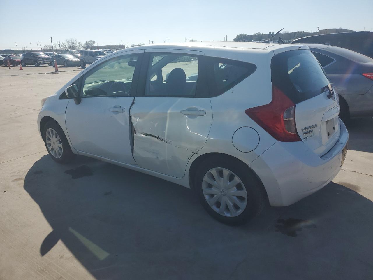 Photo 2 VIN: 3N1CE2CPXEL382540 - NISSAN VERSA 