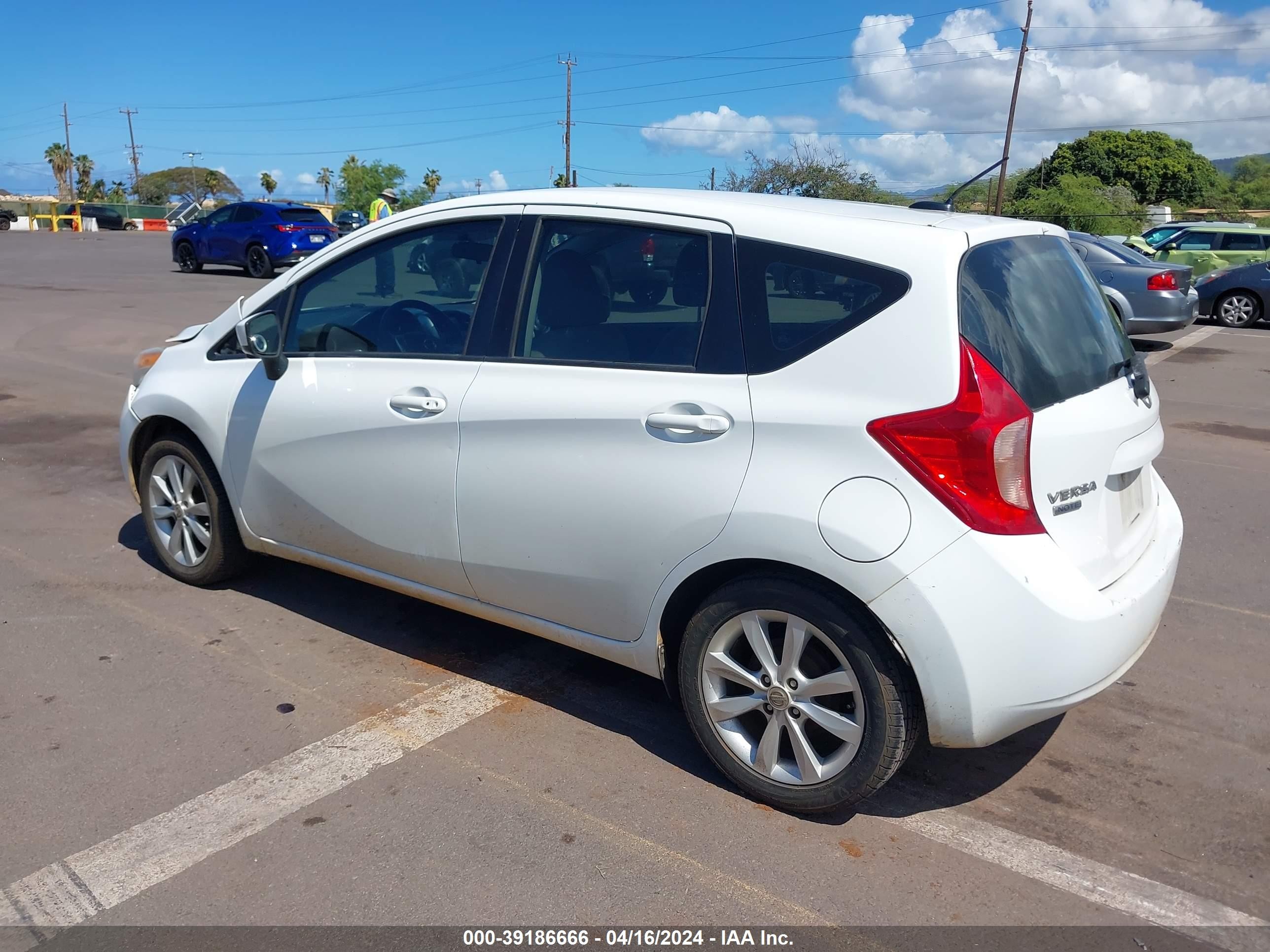 Photo 2 VIN: 3N1CE2CPXFL436288 - NISSAN VERSA 