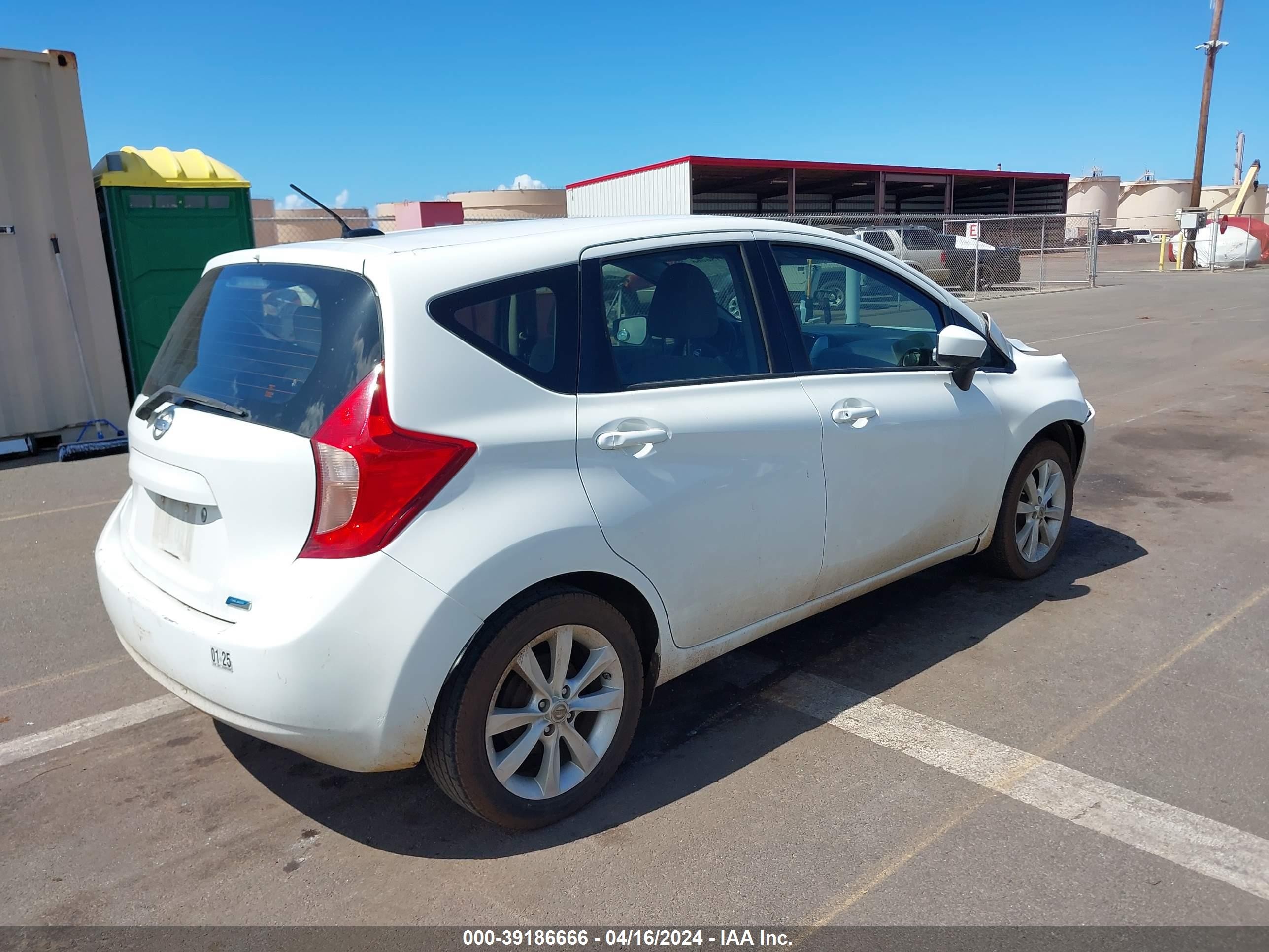 Photo 3 VIN: 3N1CE2CPXFL436288 - NISSAN VERSA 