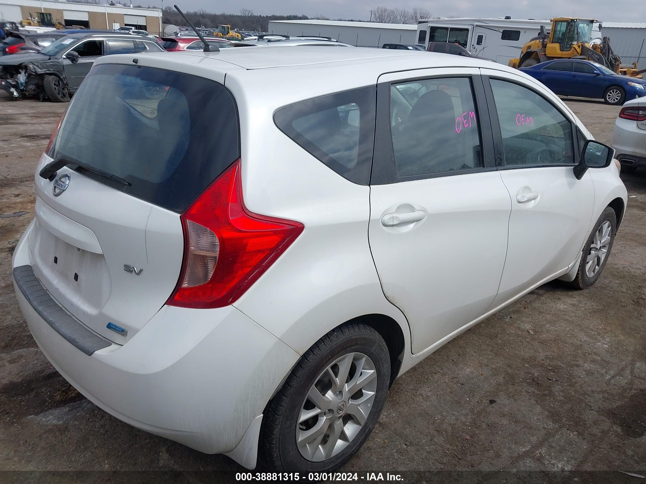 Photo 3 VIN: 3N1CE2CPXFL441359 - NISSAN VERSA 