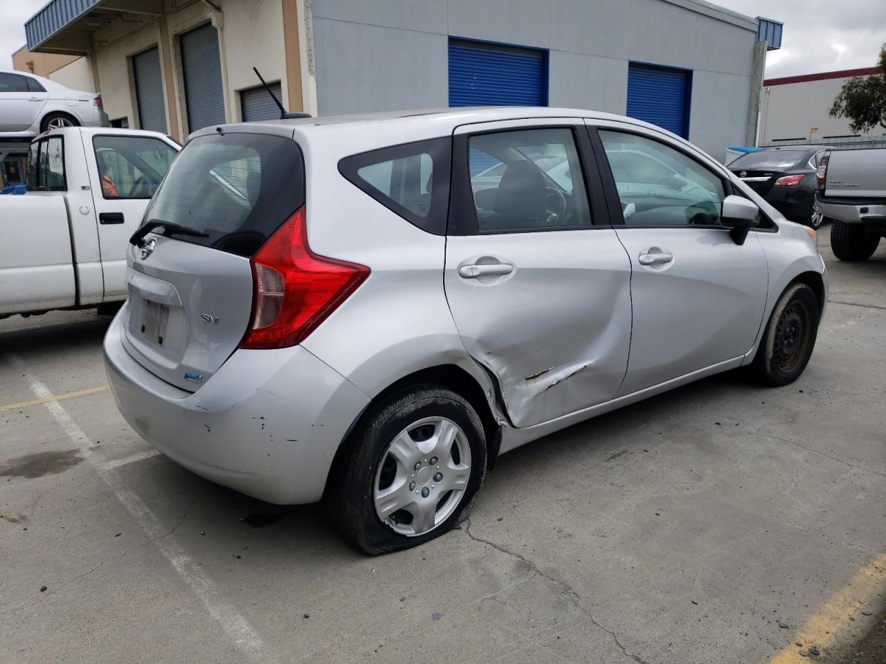 Photo 2 VIN: 3N1CE2CPXGL357270 - NISSAN VERSA 