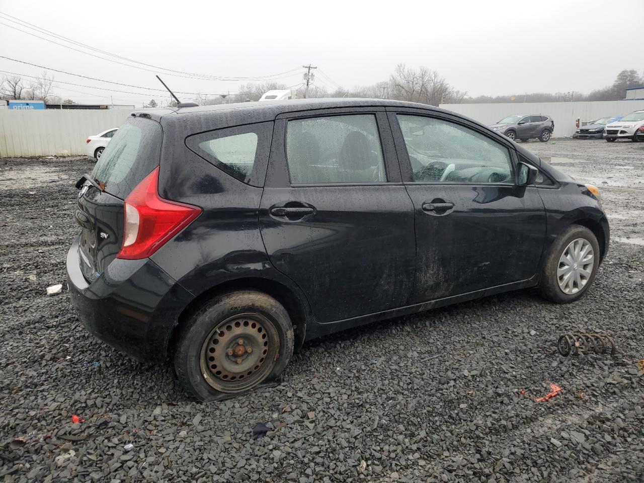 Photo 2 VIN: 3N1CE2CPXGL395839 - NISSAN VERSA 