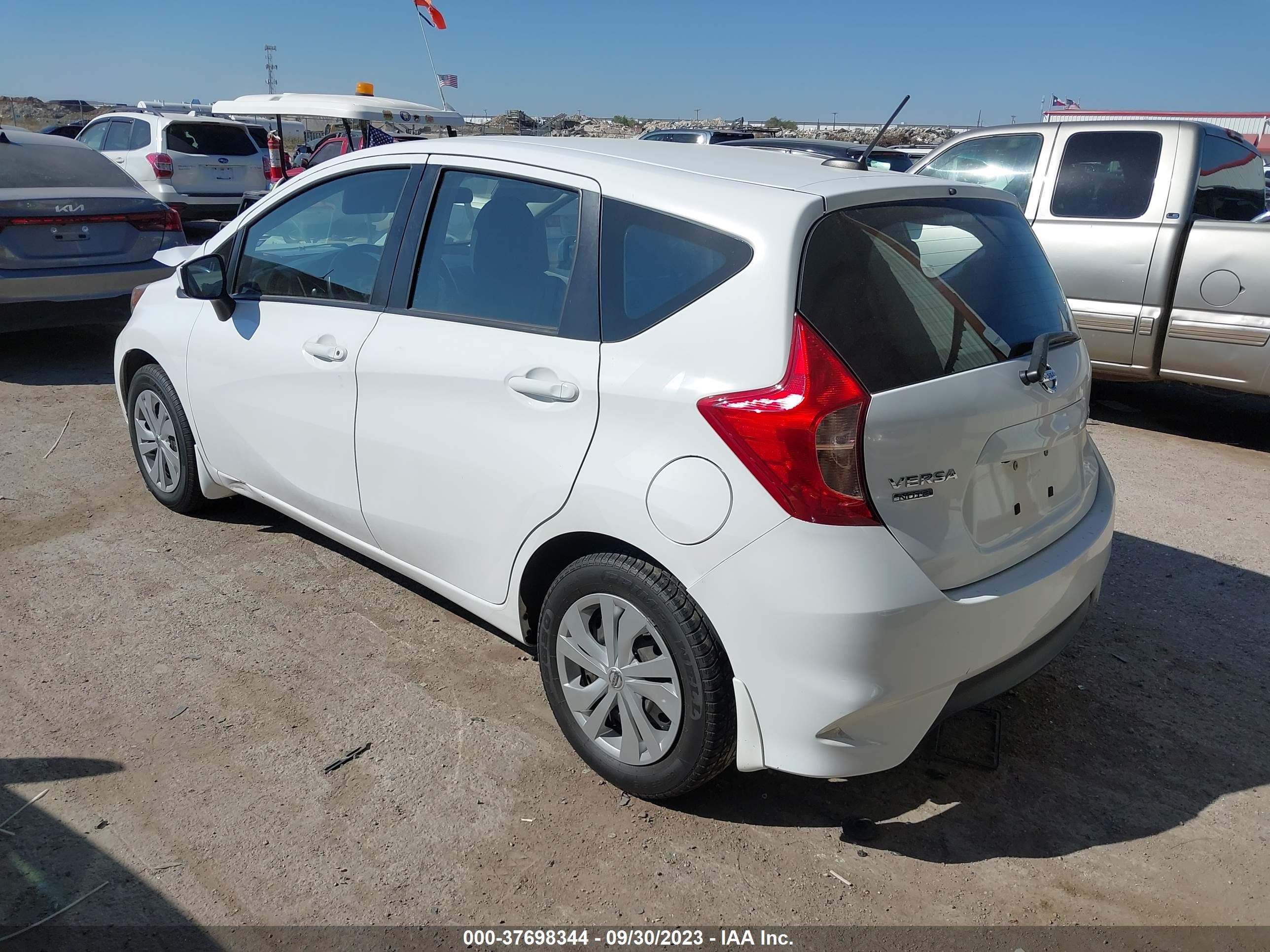 Photo 2 VIN: 3N1CE2CPXJL355641 - NISSAN VERSA 